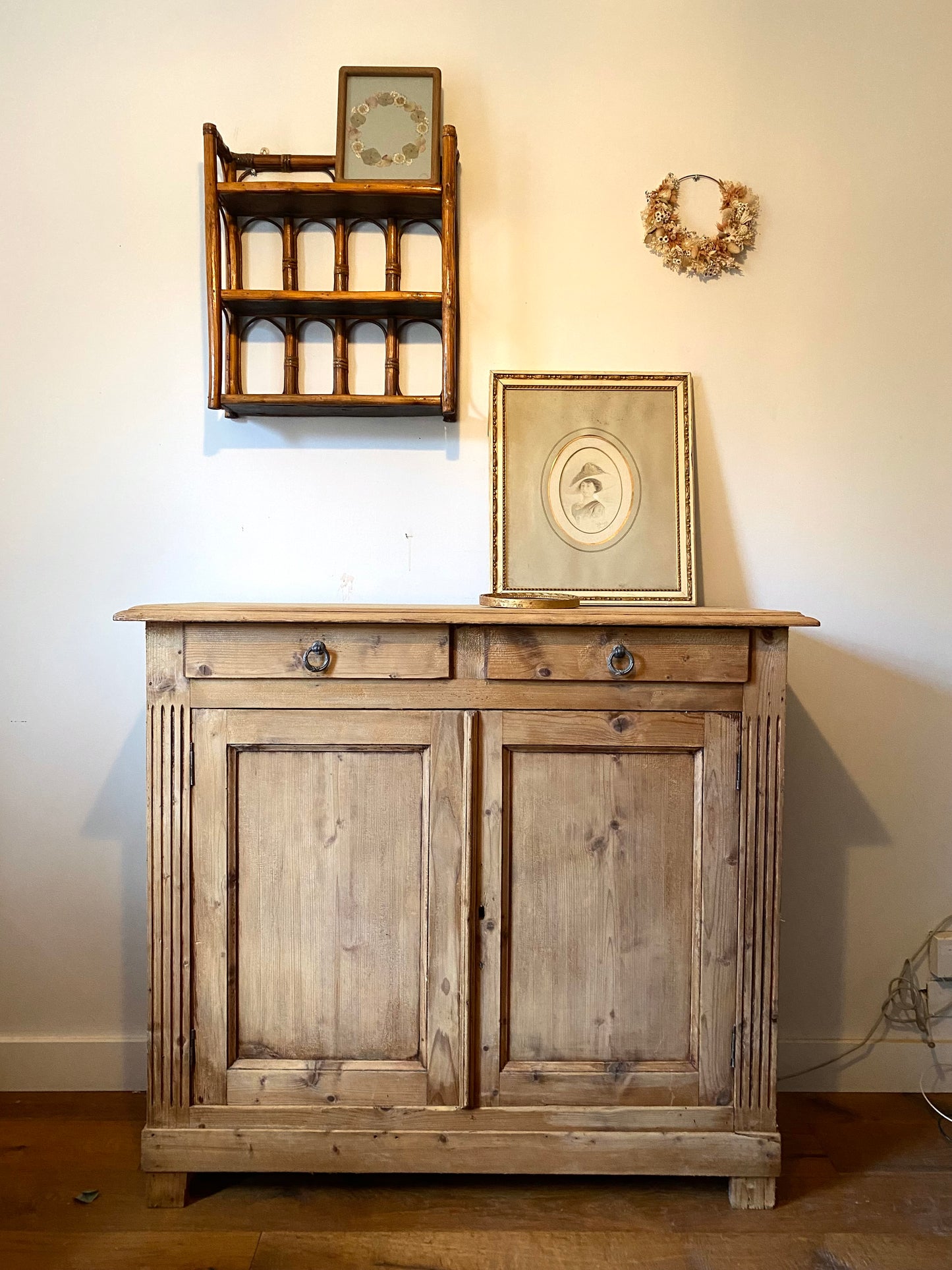 Buffet parisien en bois ancien