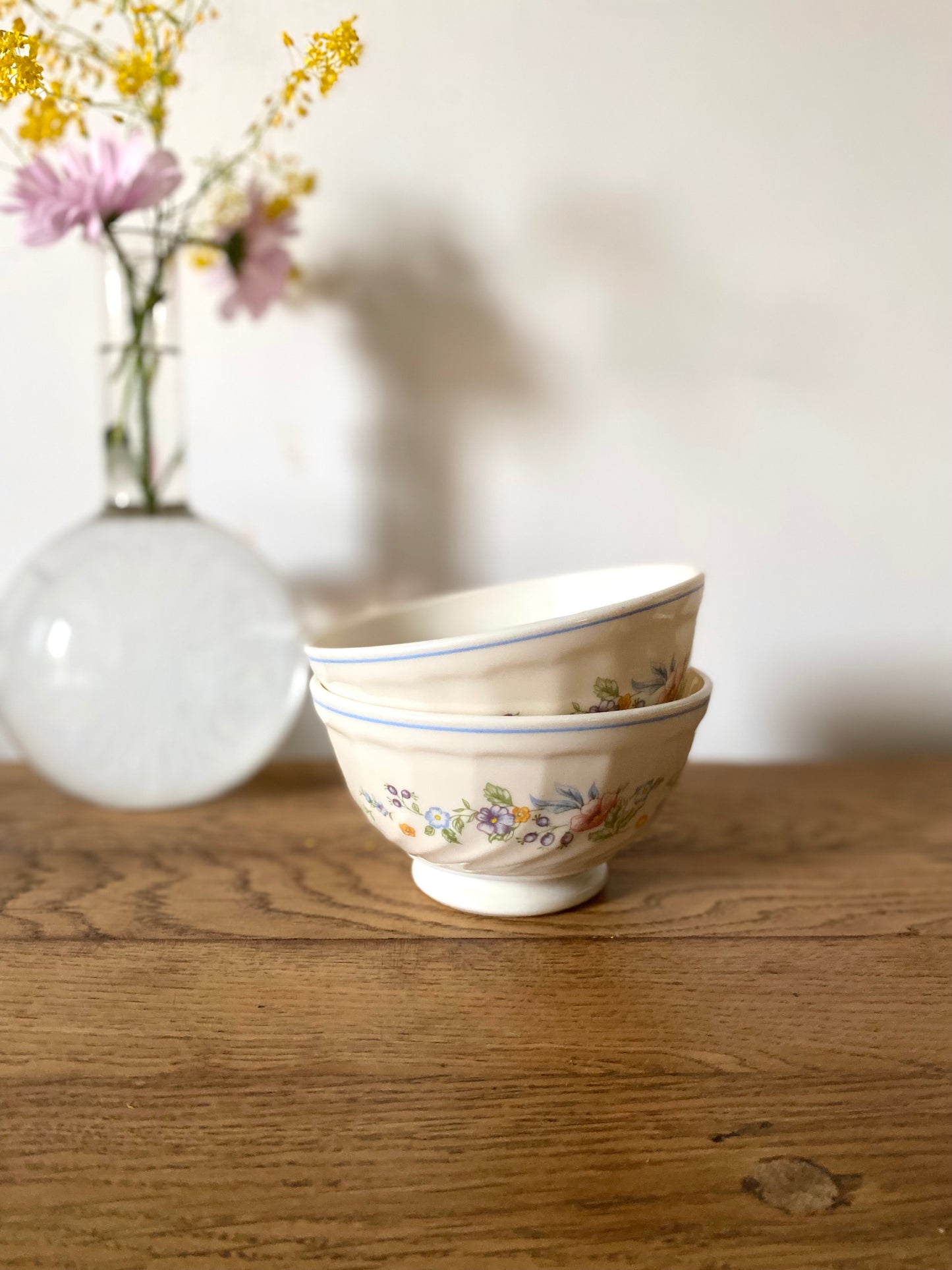 Paire de bols en opaline ancienne