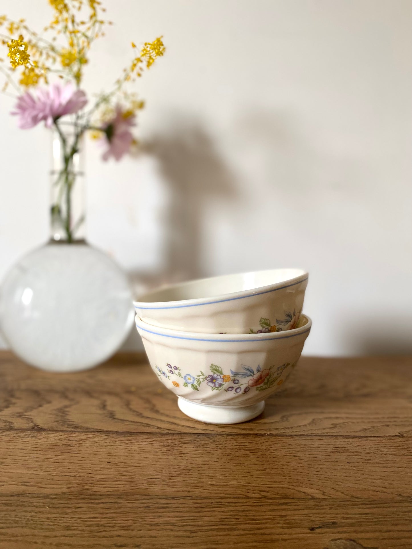 Paire de bols en opaline ancienne