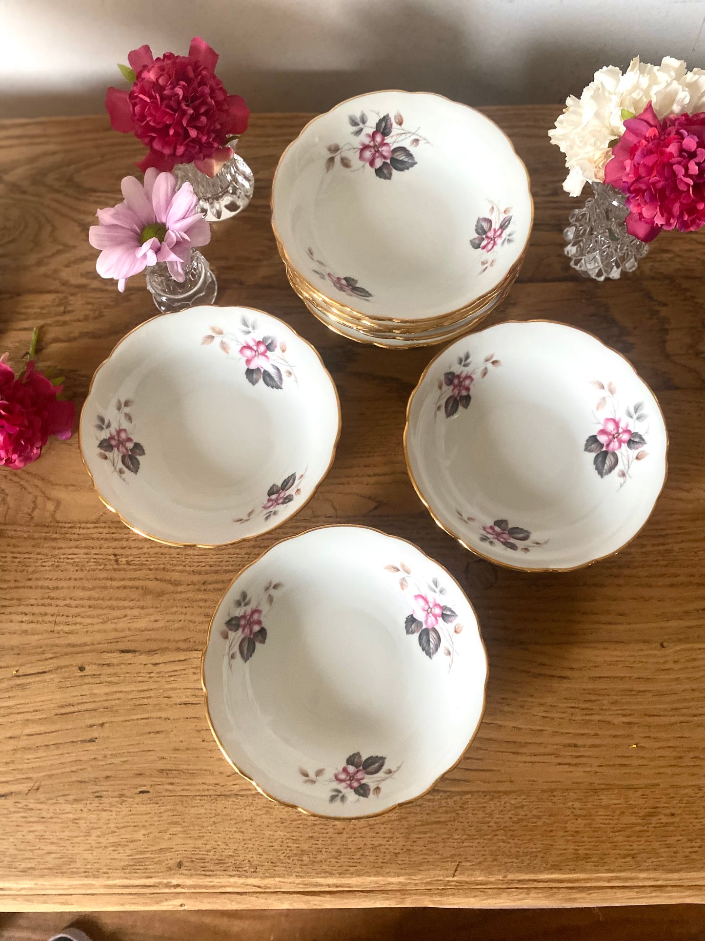8 Ramequins en porcelaine ancienne