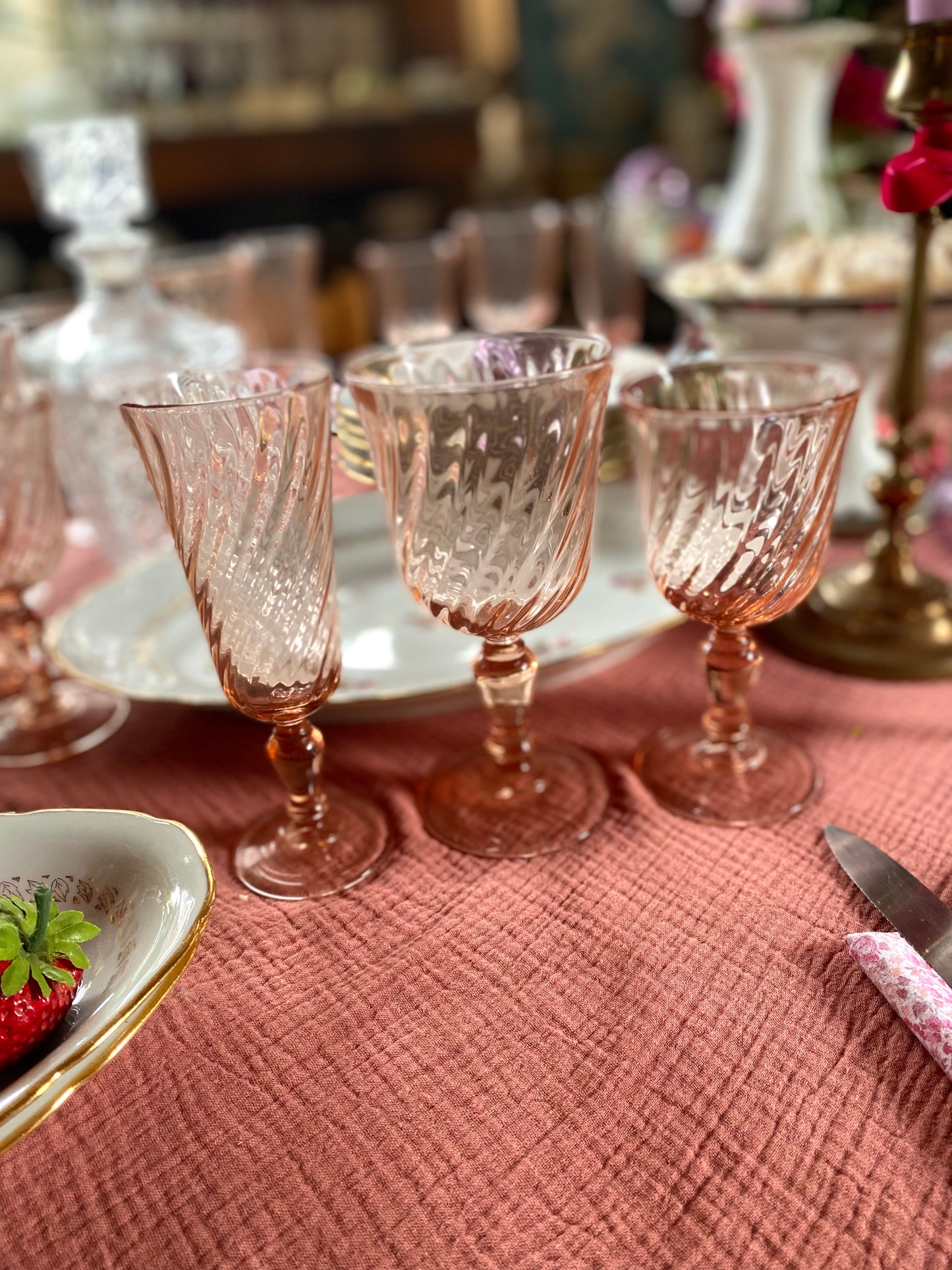 Service de 18 verres en rosaline