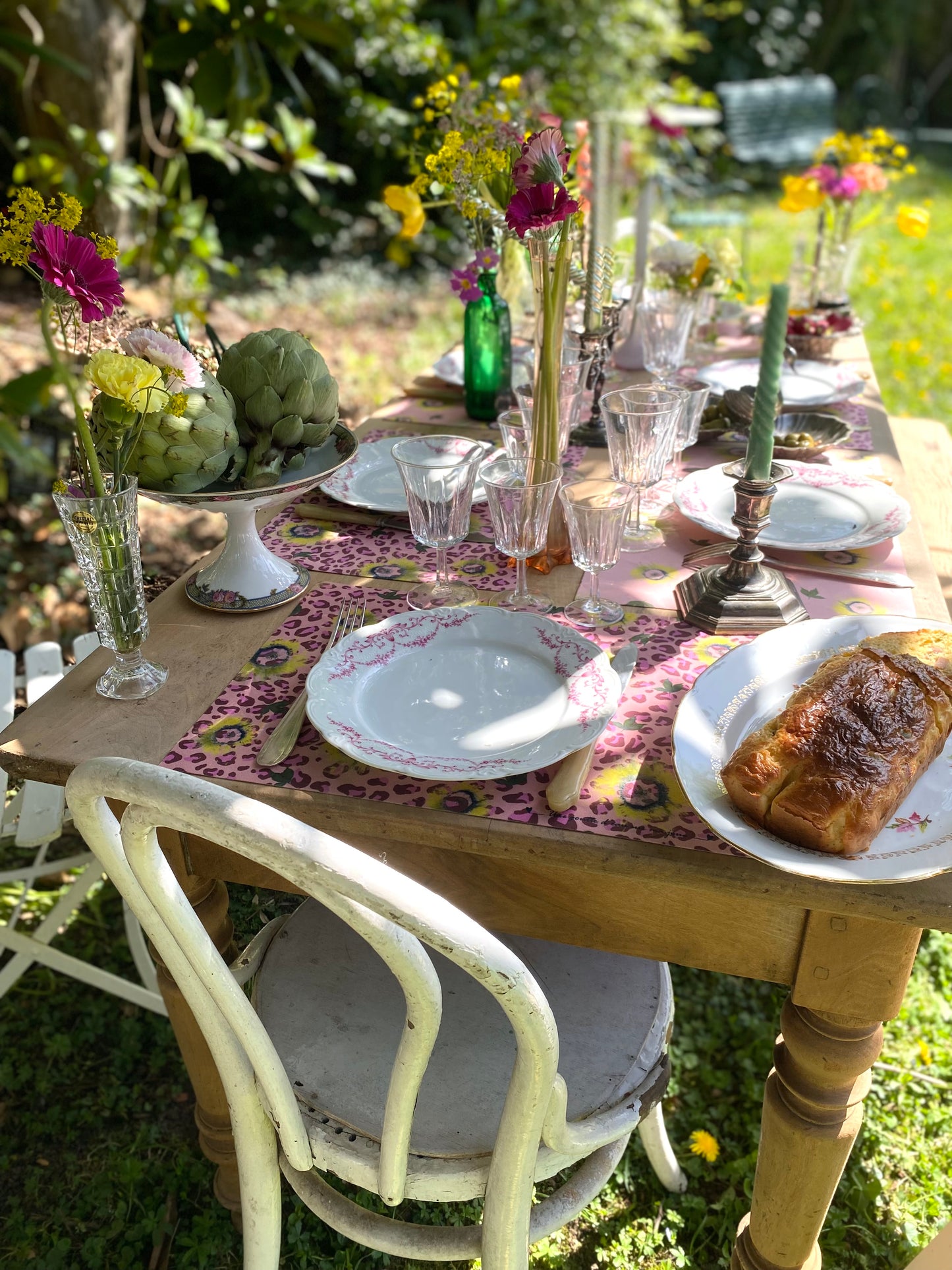 Service de 24 verres en verre ciselé
