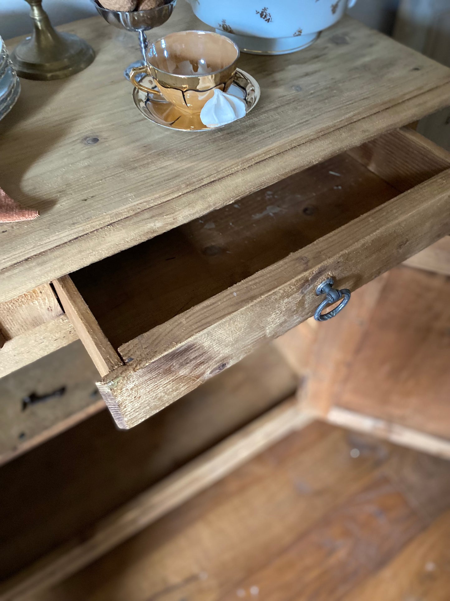 Buffet parisien en bois ancien