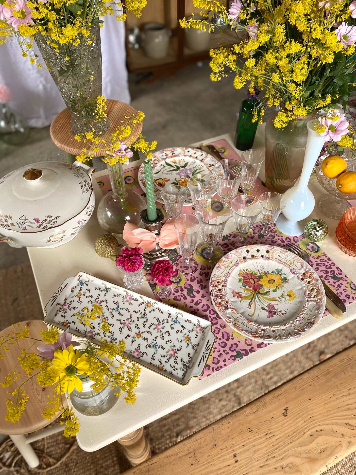Assortiment de 8 assiettes dépareillées