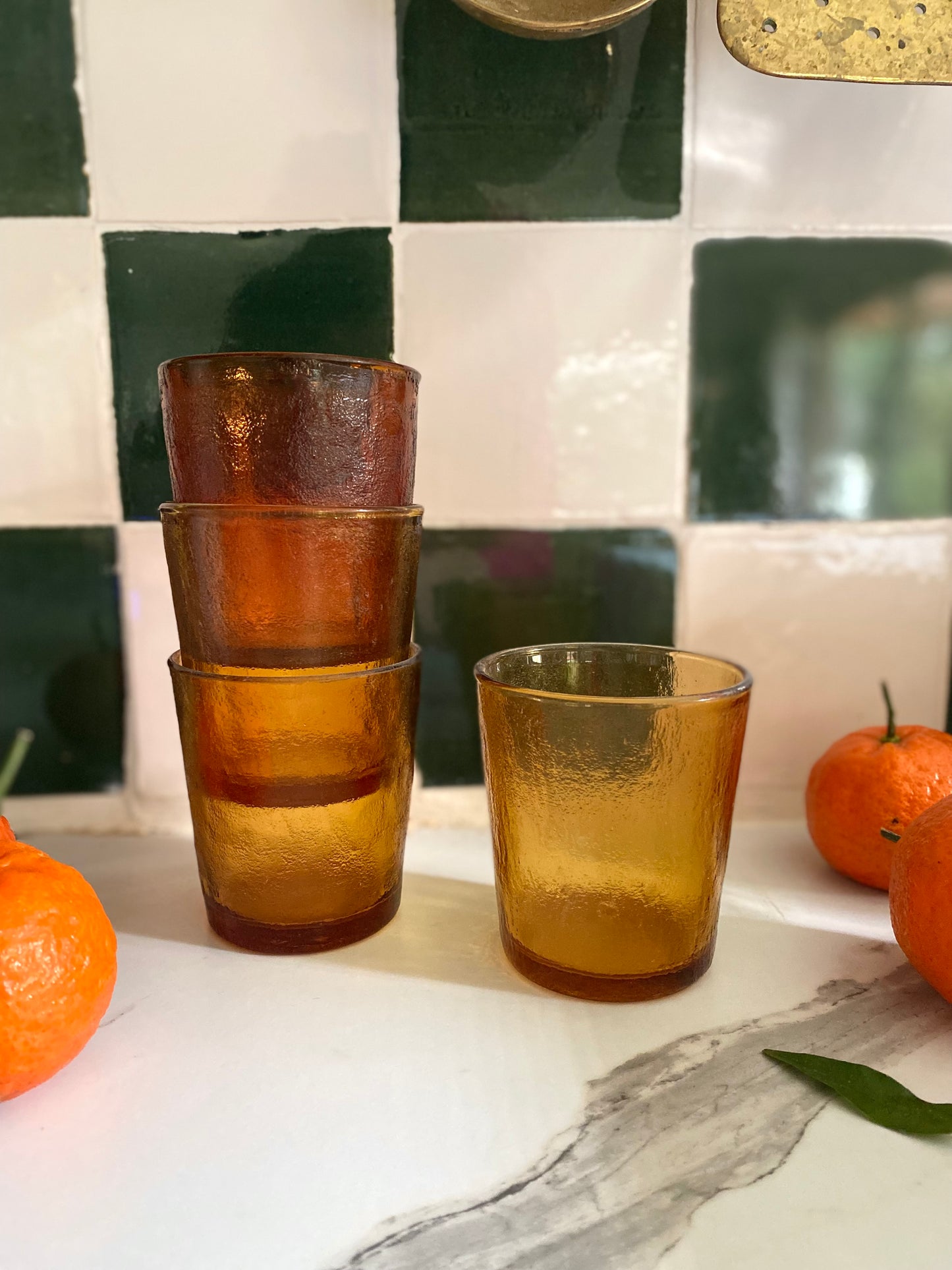Verres en verre ambré