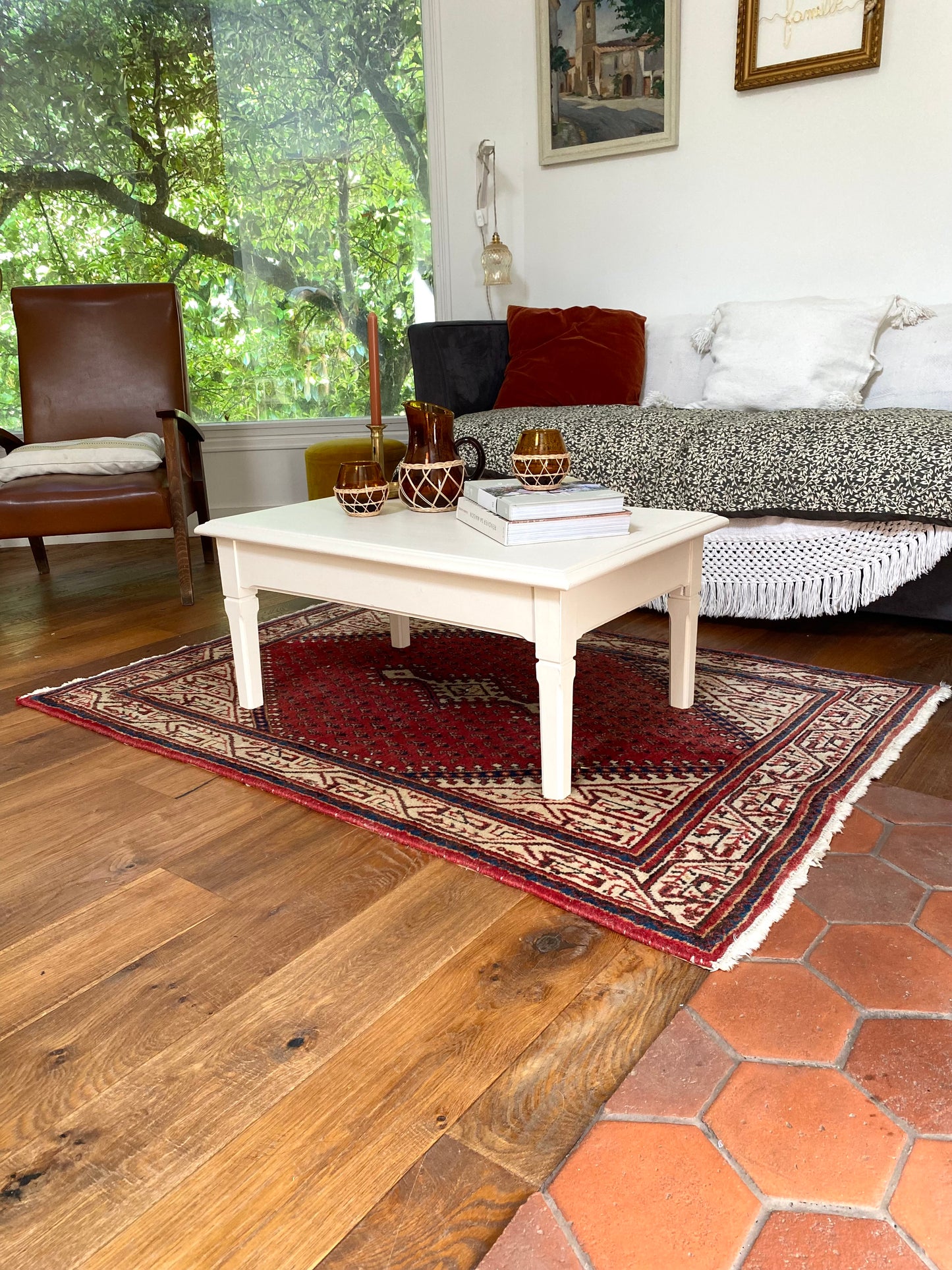 Table basse en bois ancien écru