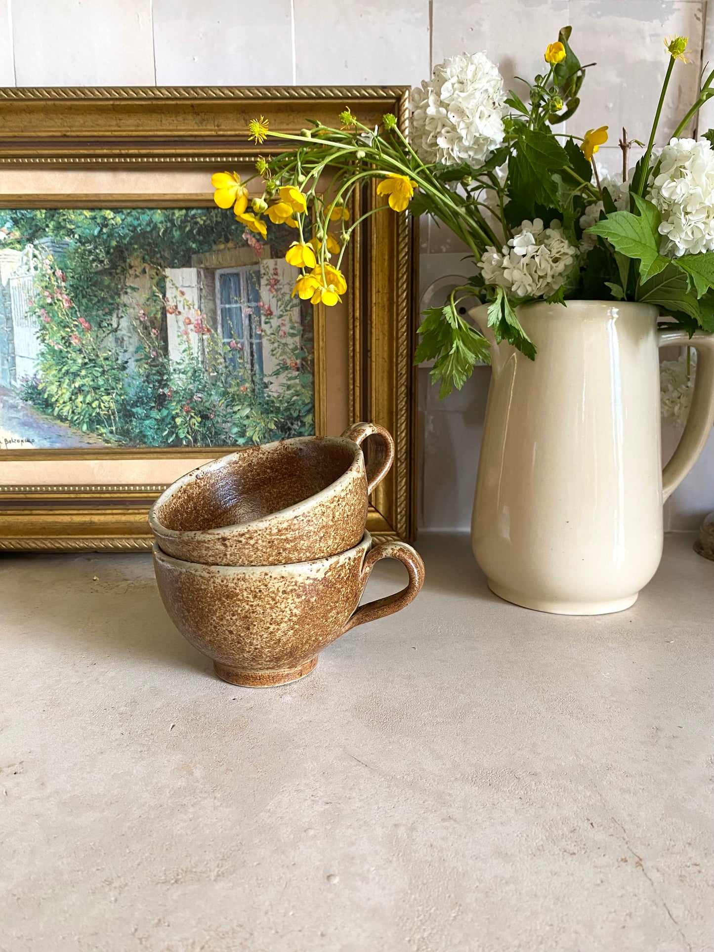 Duo de tasses en grès ancien