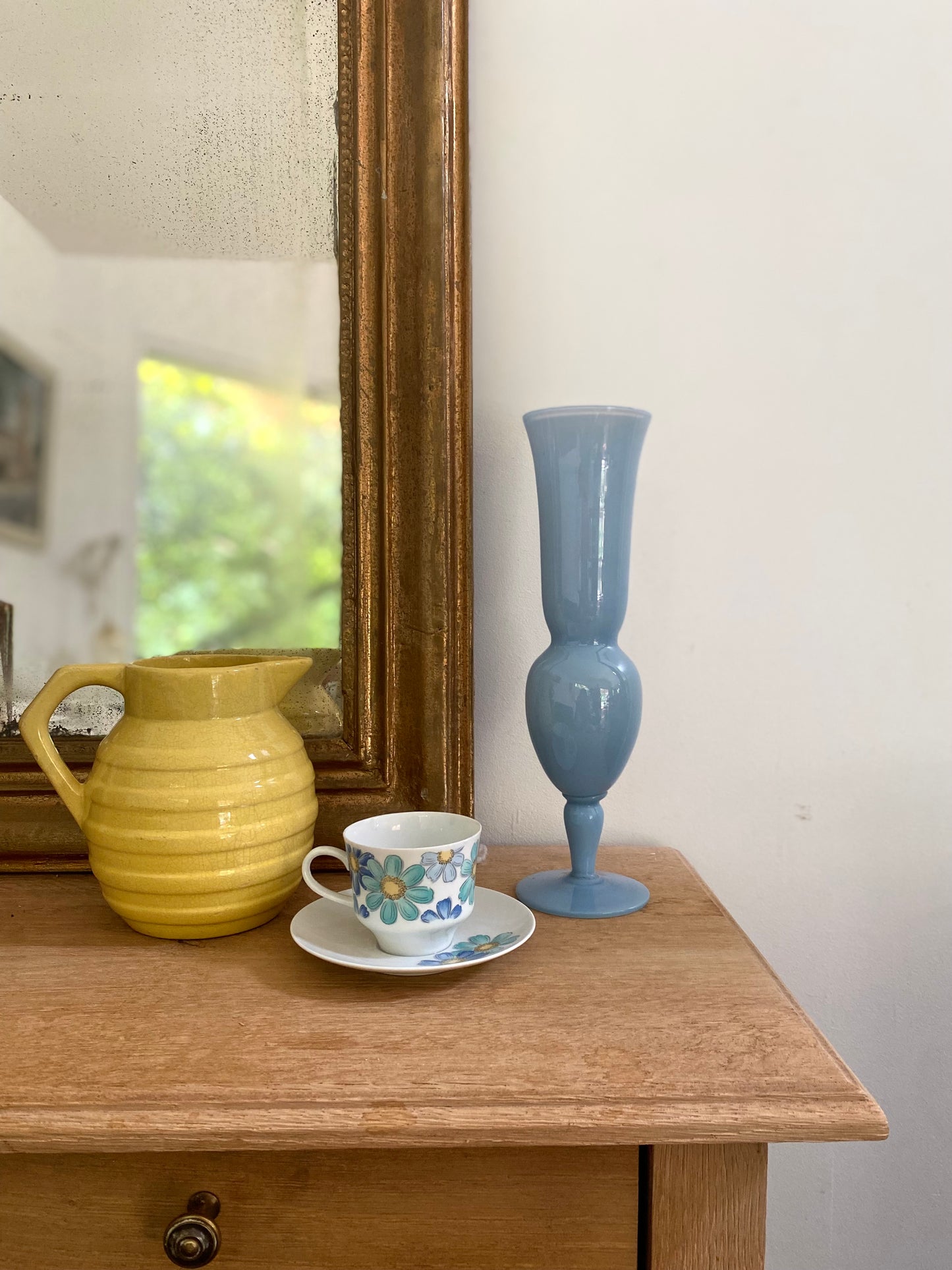 Grand vase bleu en opaline