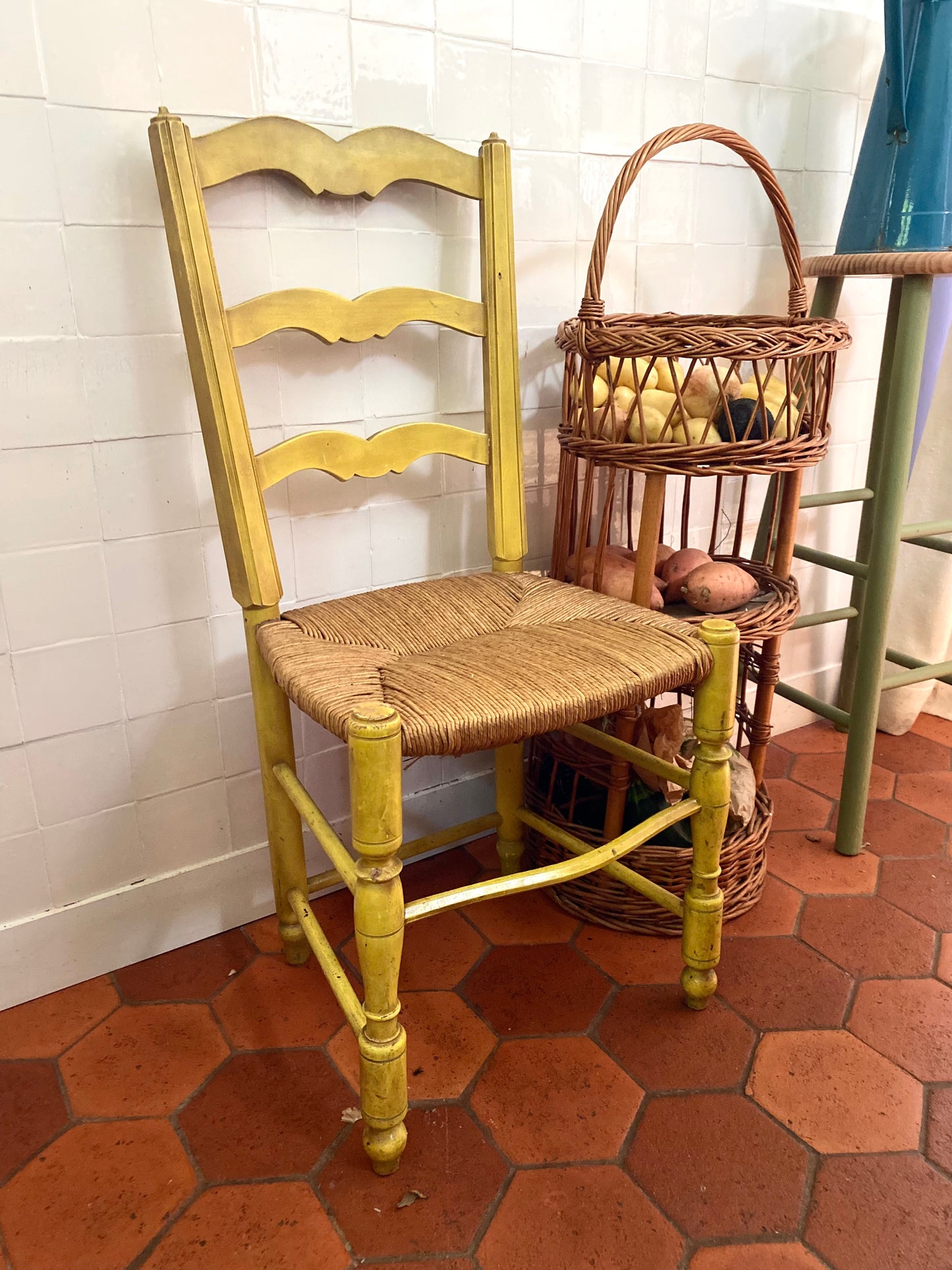 Chaise en bois ancienne