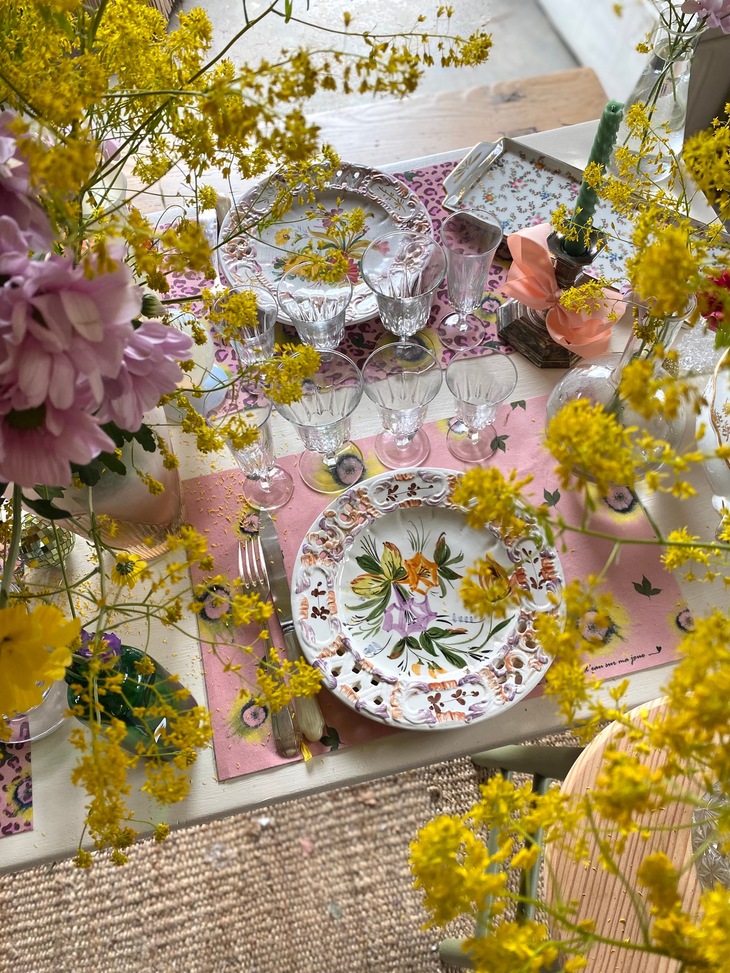 Assortiment de 8 assiettes dépareillées