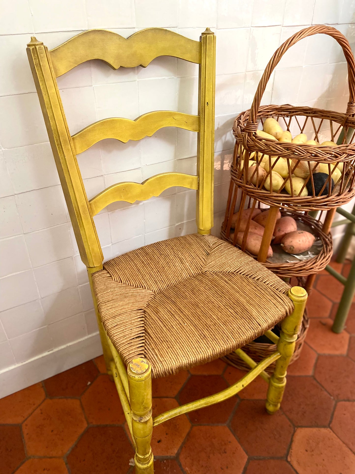 Chaise en bois ancienne