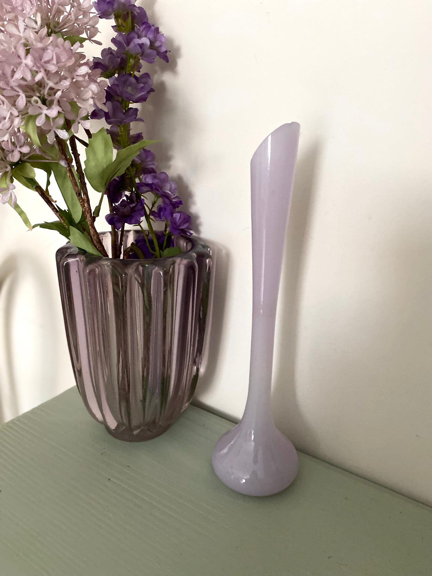 Soliflore en opaline irisée vintage