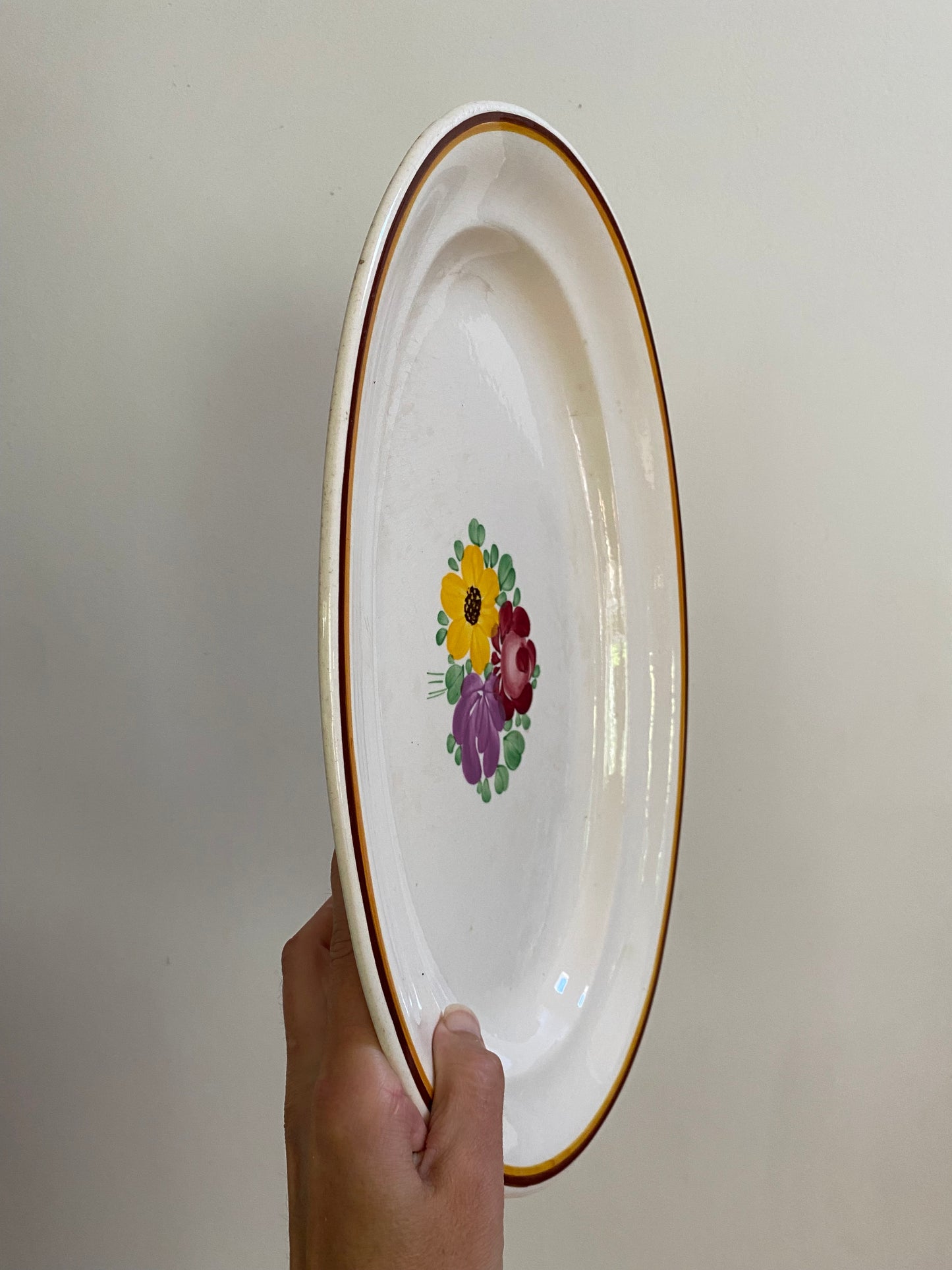 Plat de service ovale