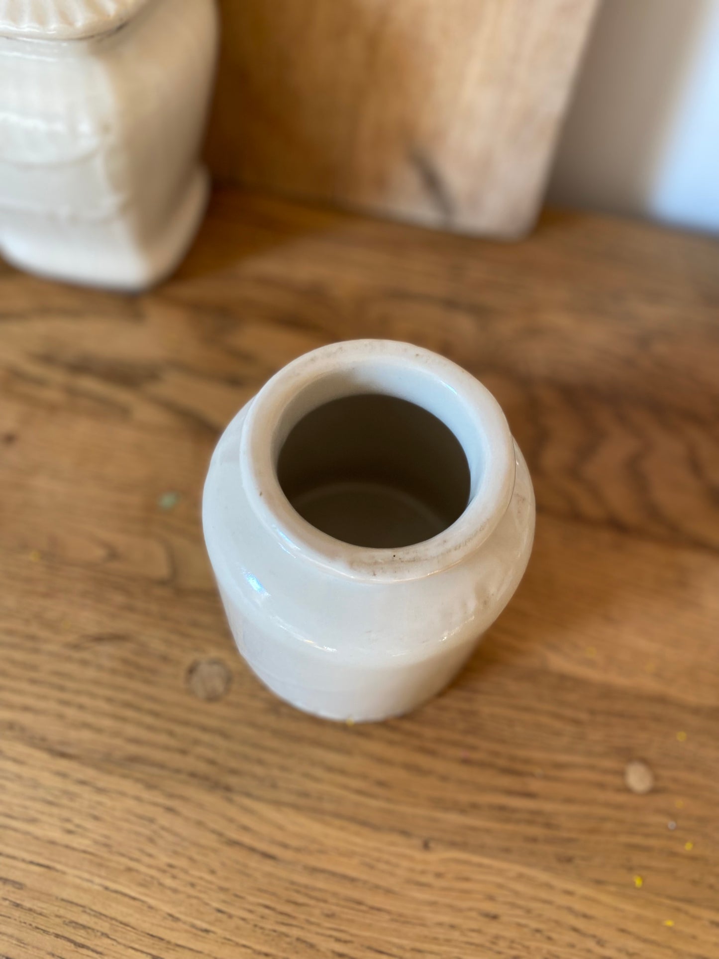 Petit pot en grès ancien