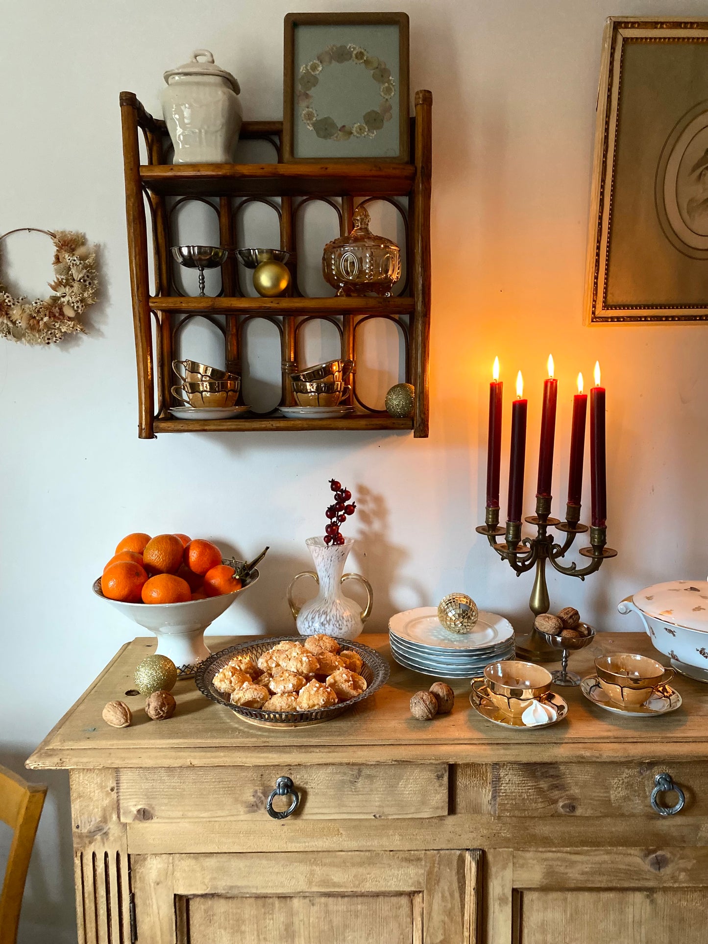 Buffet parisien en bois ancien