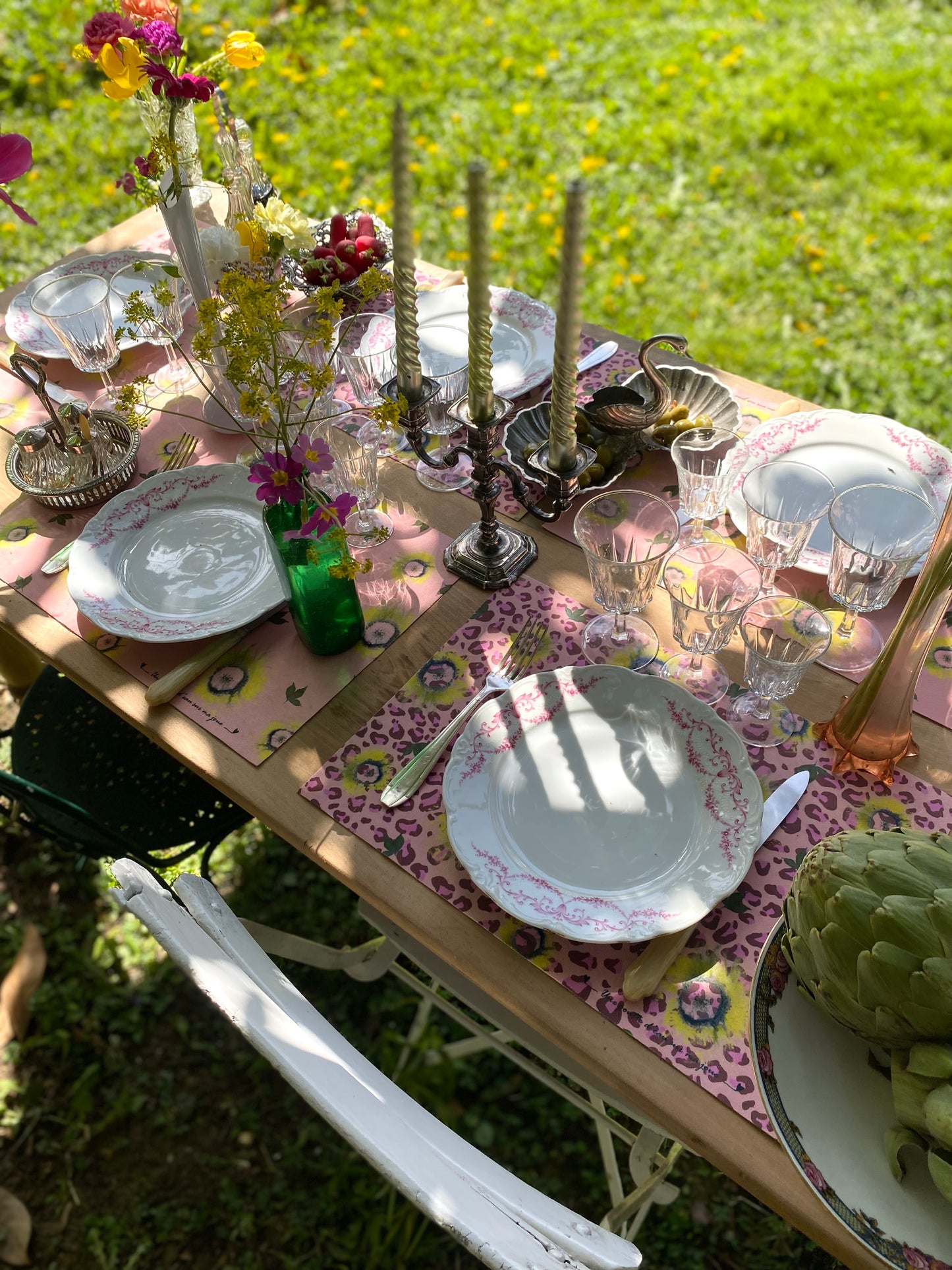 Service de 24 verres en verre ciselé