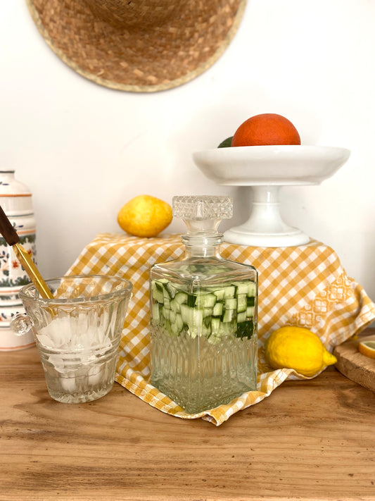 Carafe à liqueur vintage en verre taillé
