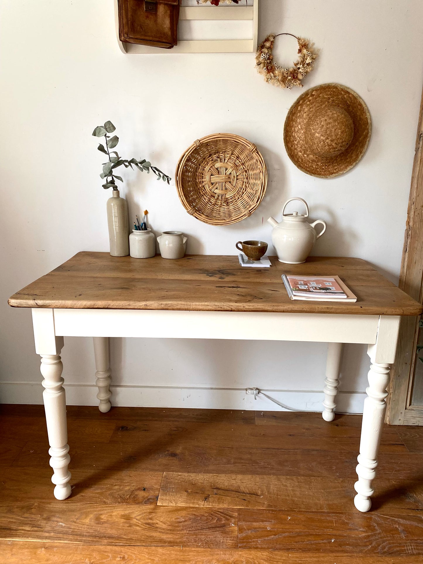 Magnifique bureau ancien en bois massif