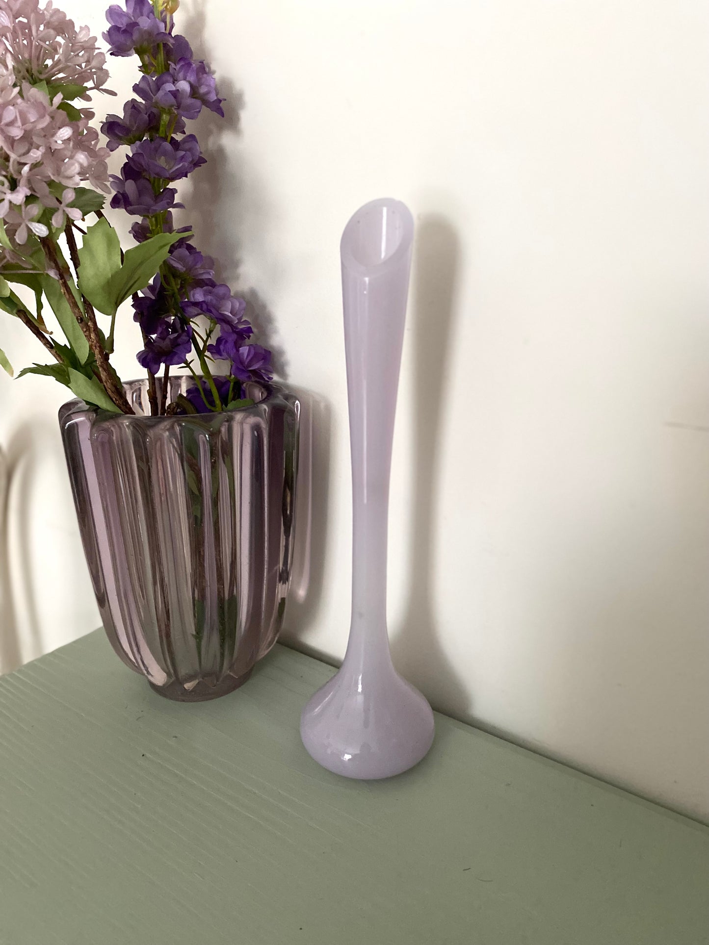 Soliflore en opaline irisée vintage