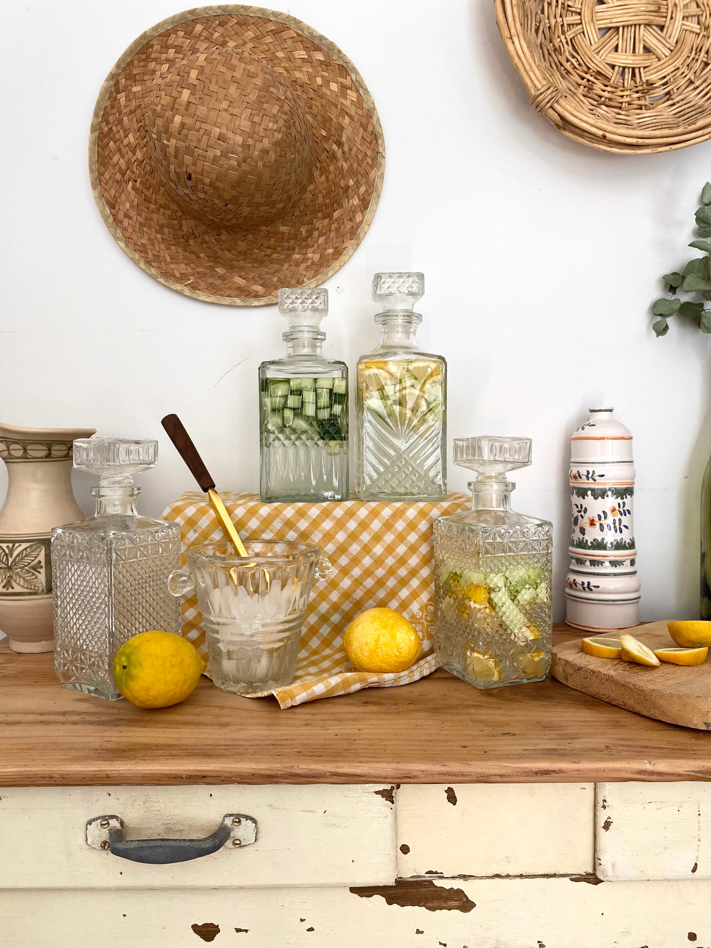 Carafe à liqueur vintage en verre taillé