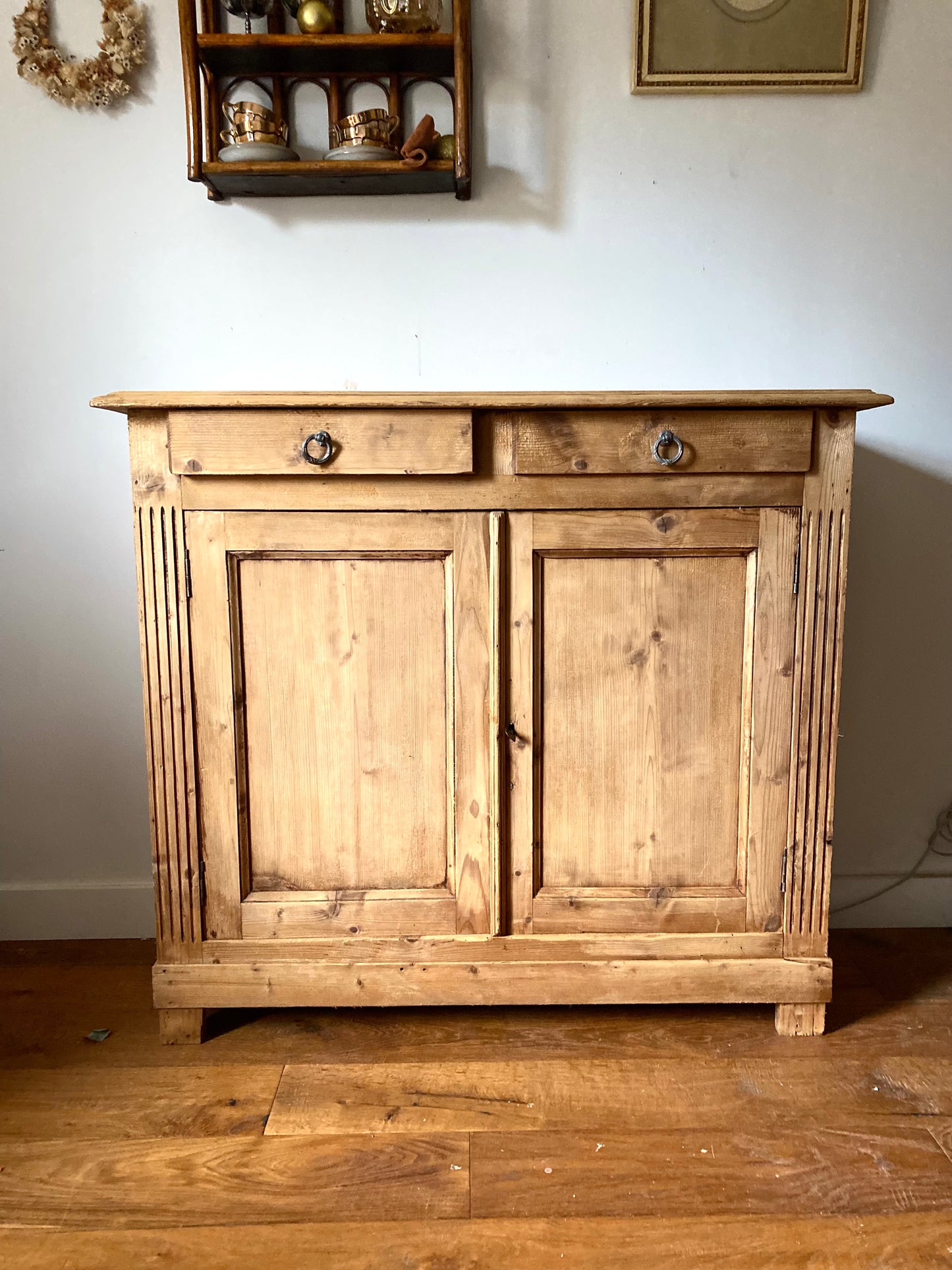 Buffet parisien en bois ancien