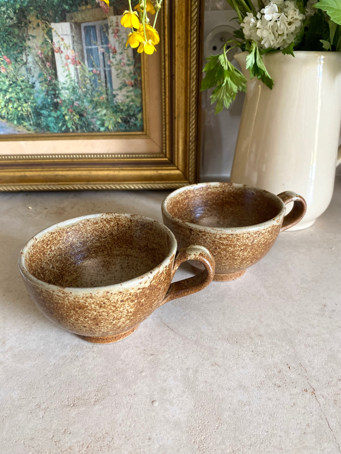 Duo de tasses en grès ancien
