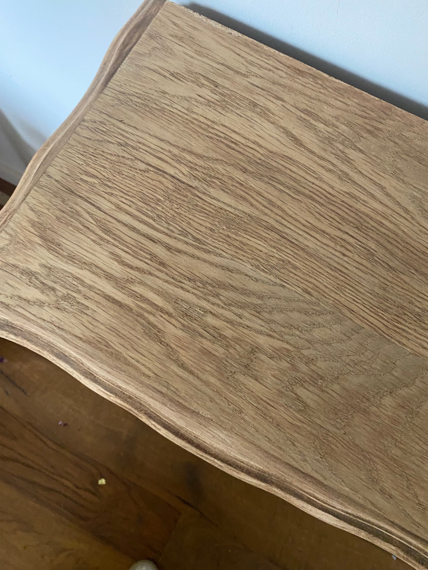 Chiffonnier en bois massif ancien rénové