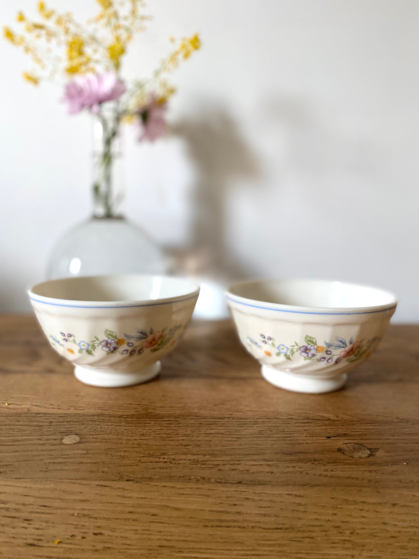 Paire de bols en opaline ancienne