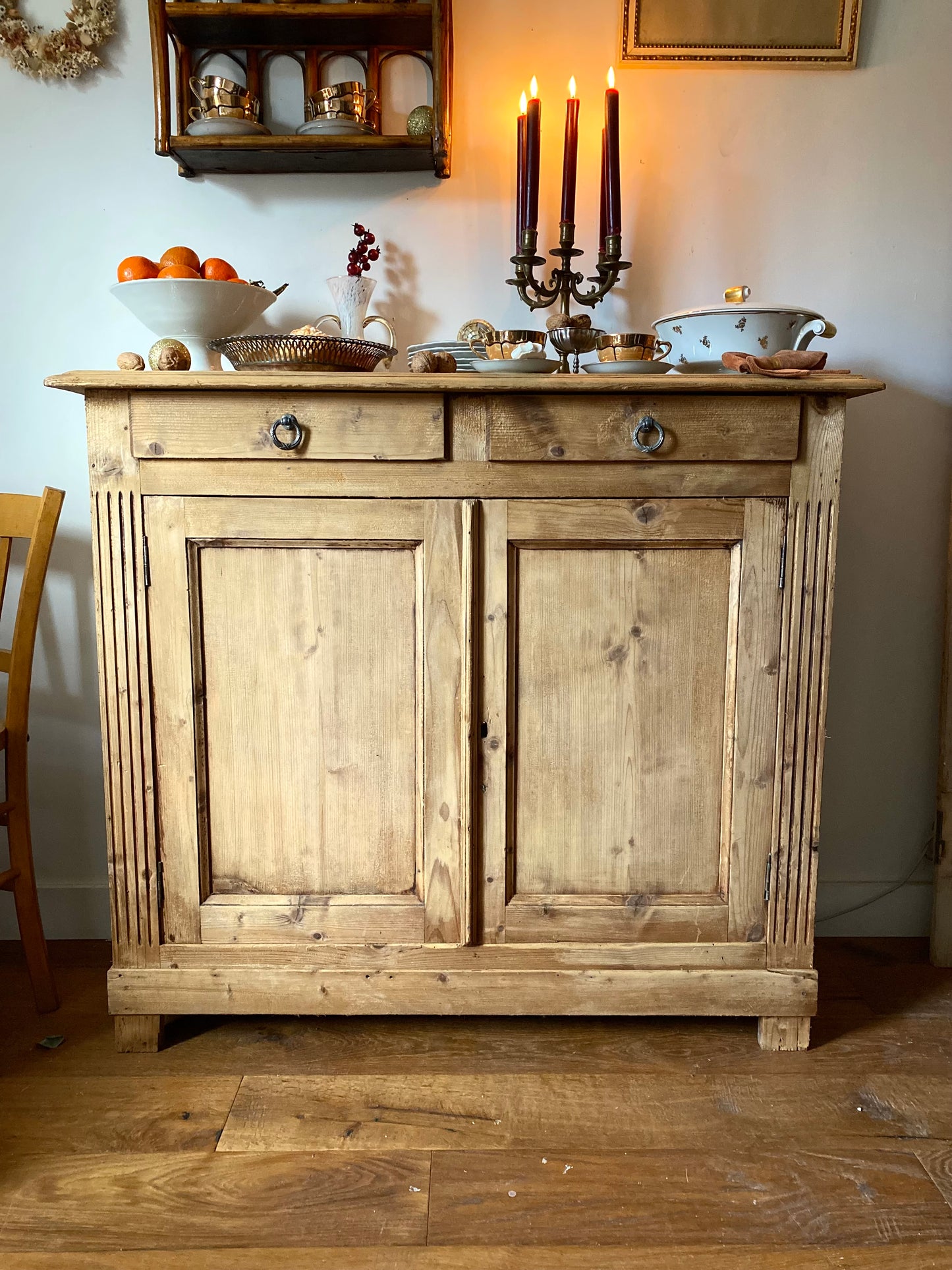 Buffet parisien en bois ancien