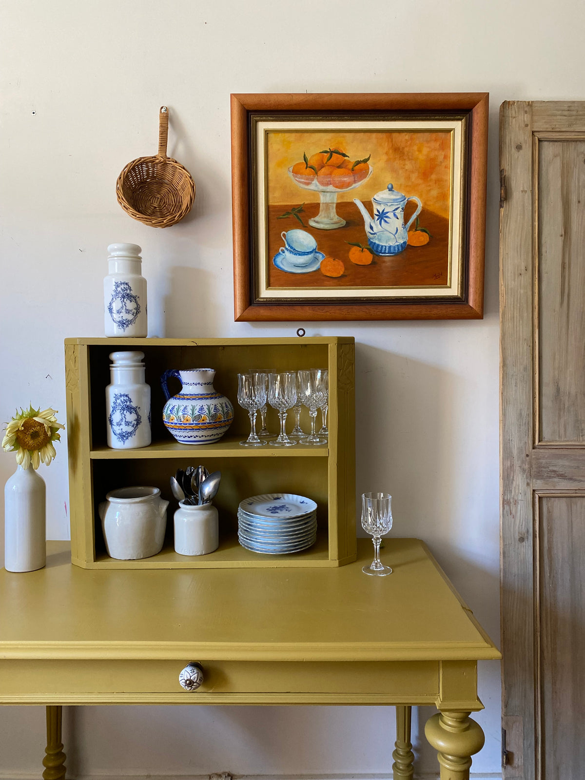 Tableau nature morte aux mandarines et faïence bleue, huile sur toile encadrée