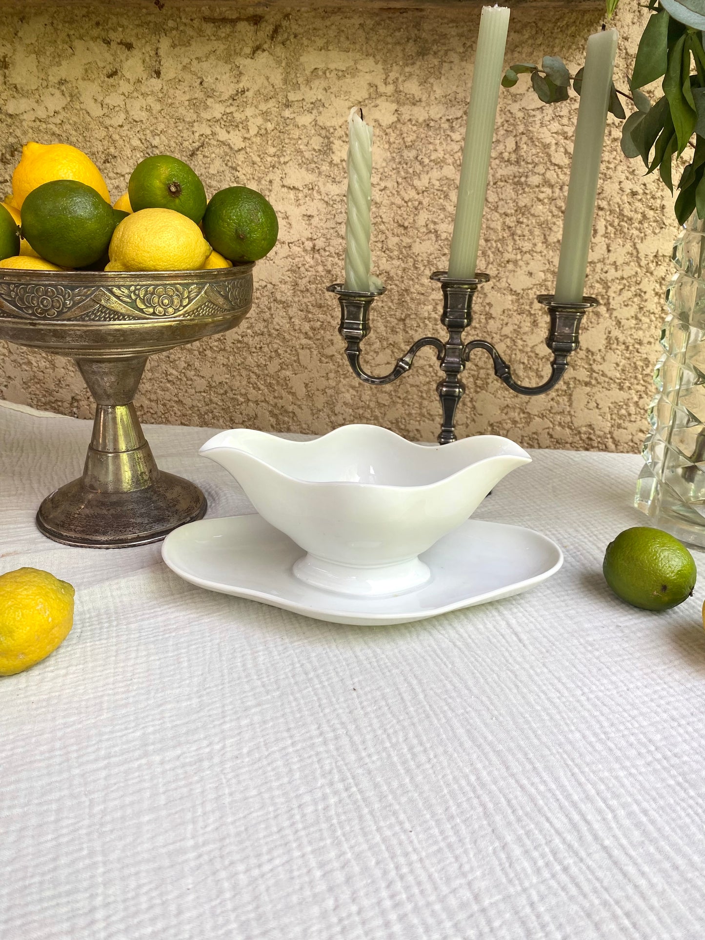 Saucière en porcelaine ancienne