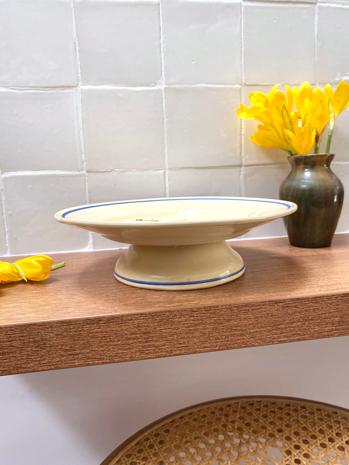 Plat de présentation sur pied