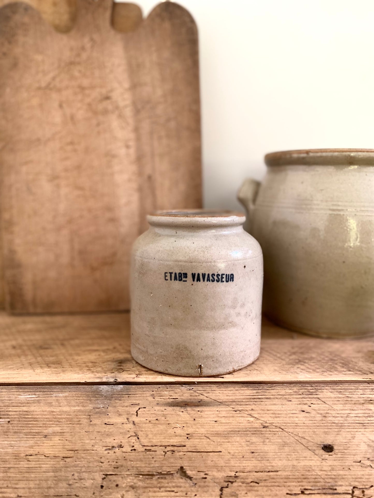 Pot en grès gris clair
