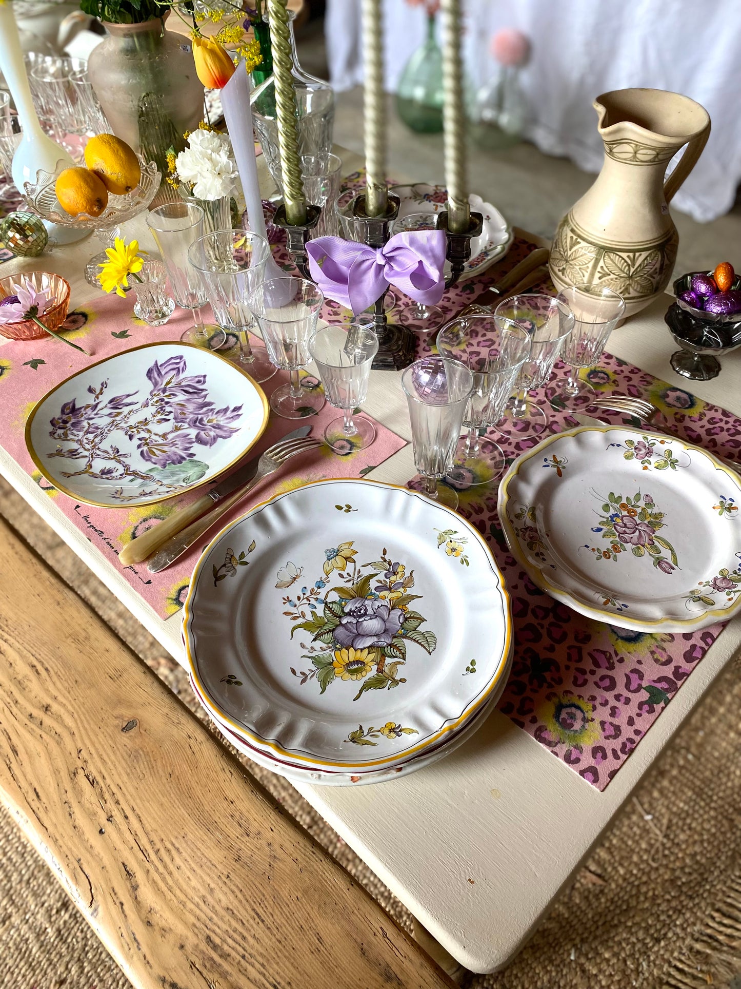 Assortiment de 8 assiettes dépareillées