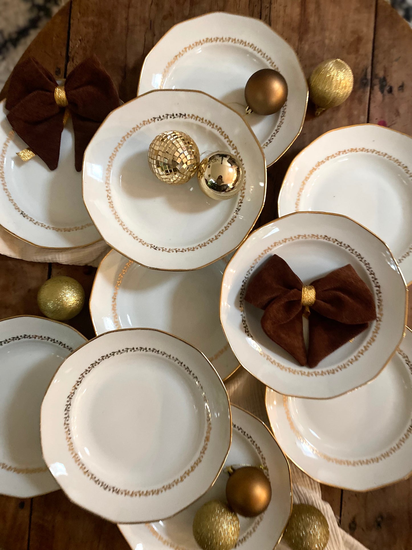 Assiettes en faïence ancienne