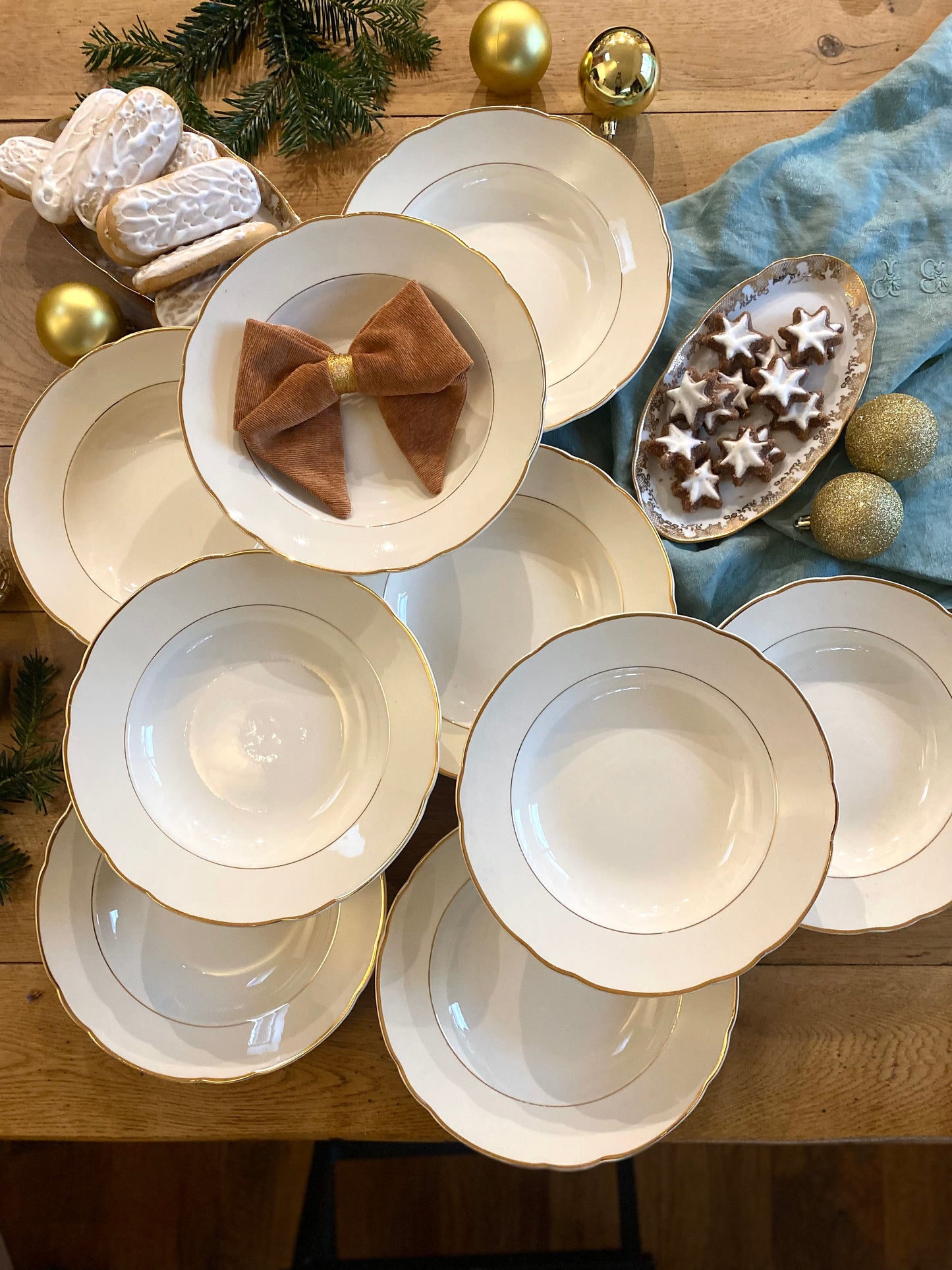 Assiettes creuses en faïence ancienne