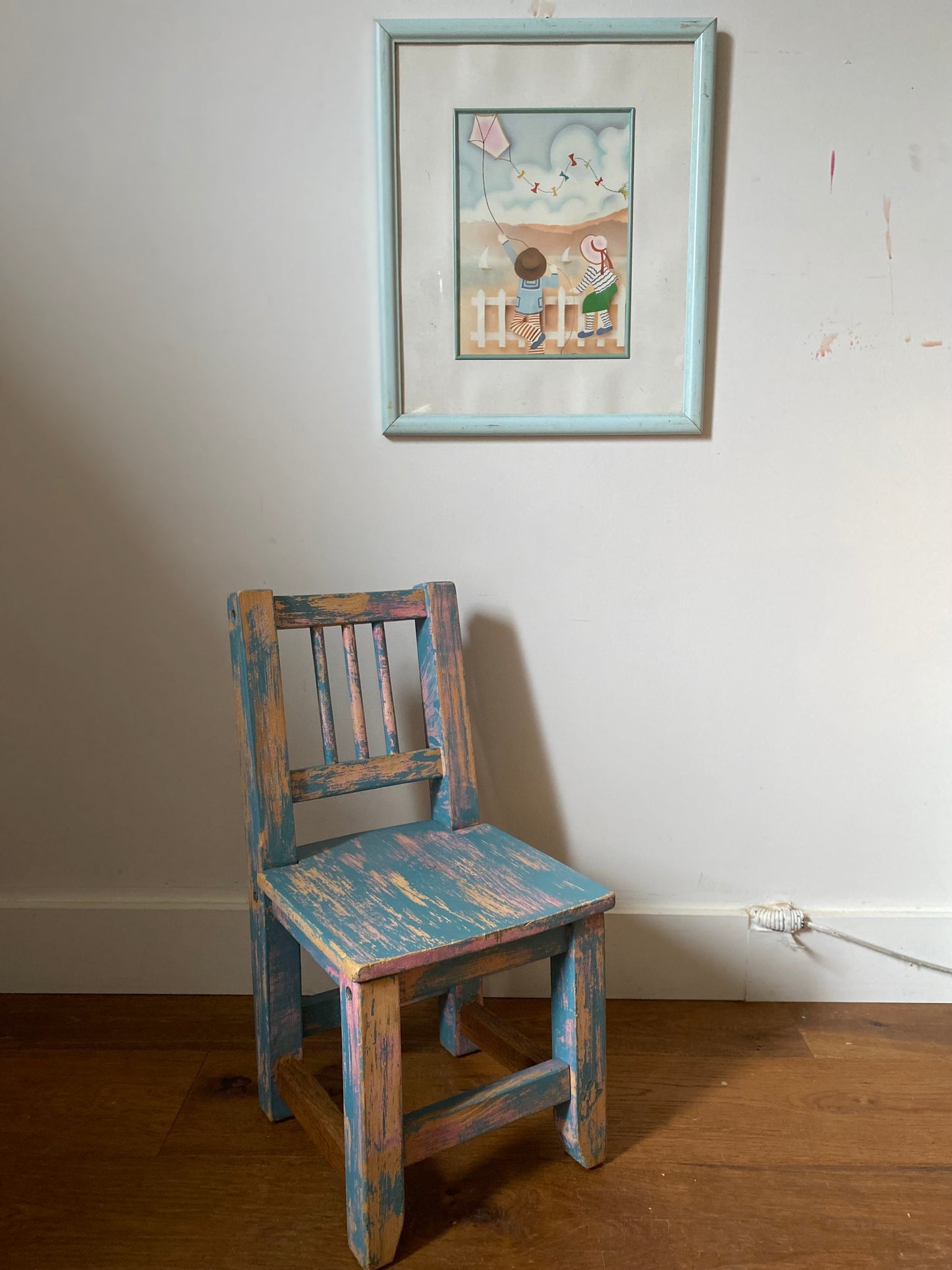 Chaise pour enfant en bois ancien