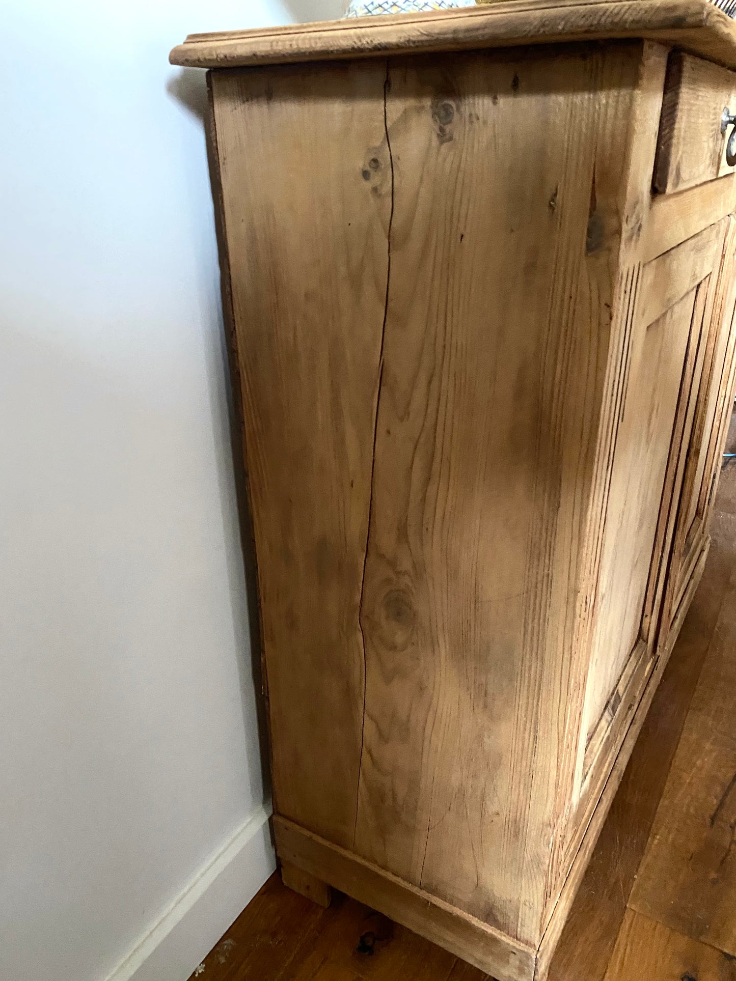Buffet parisien en bois ancien