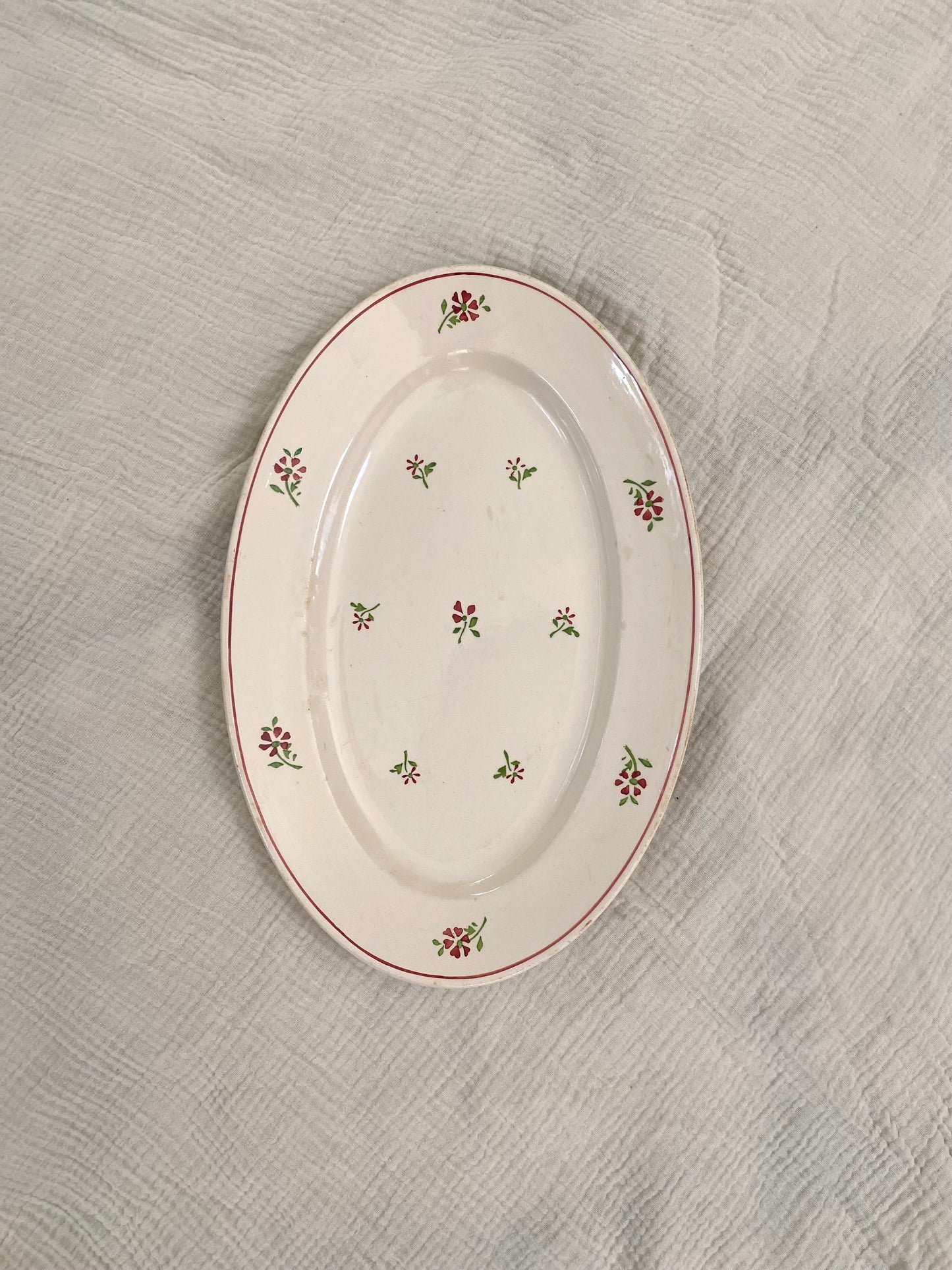 Plat de service ovale