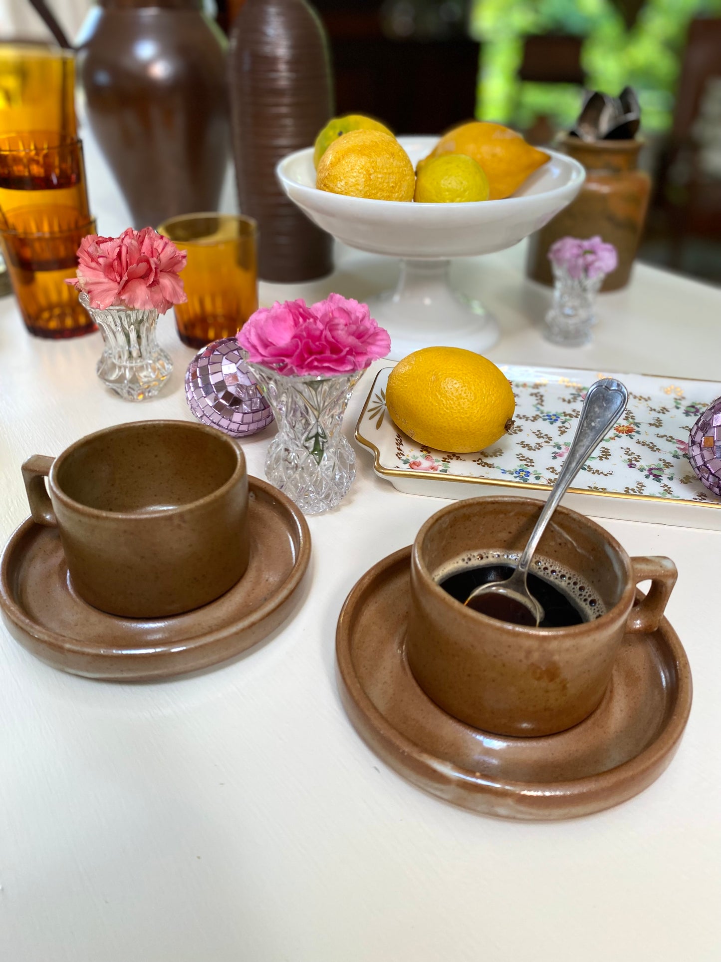 Service de 5 tasses avec soucoupes en grès