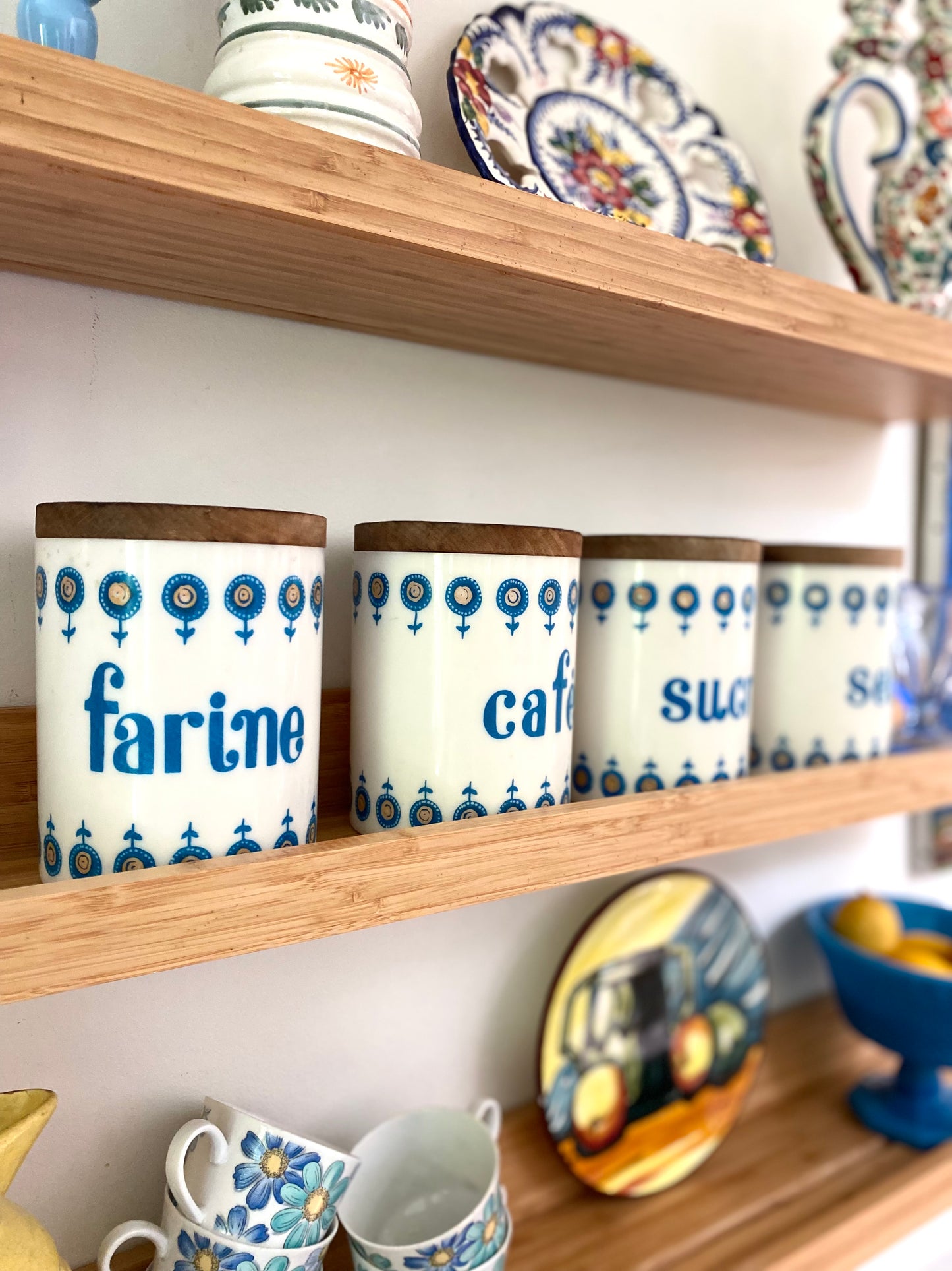 Série de pots à épices vintage