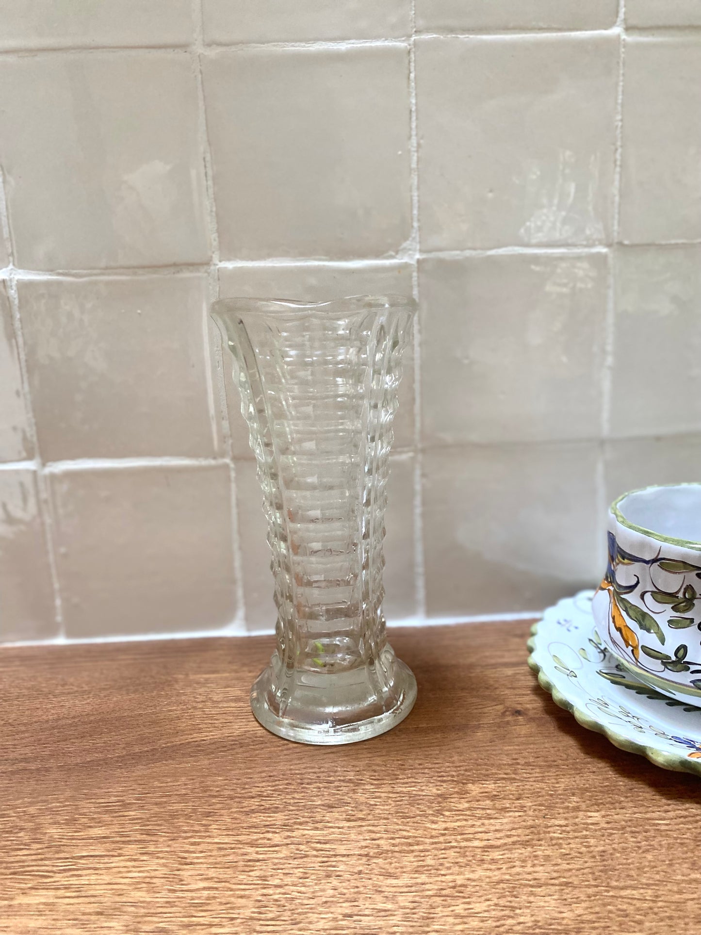 Vase en verre moulé vintage