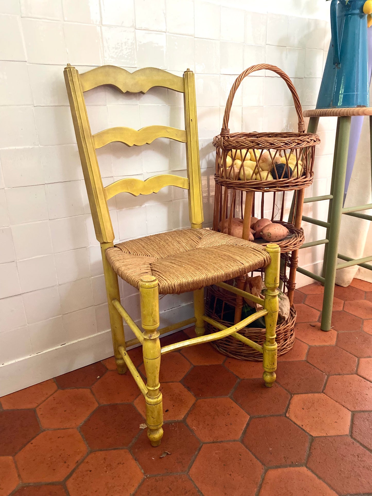 Chaise en bois ancienne