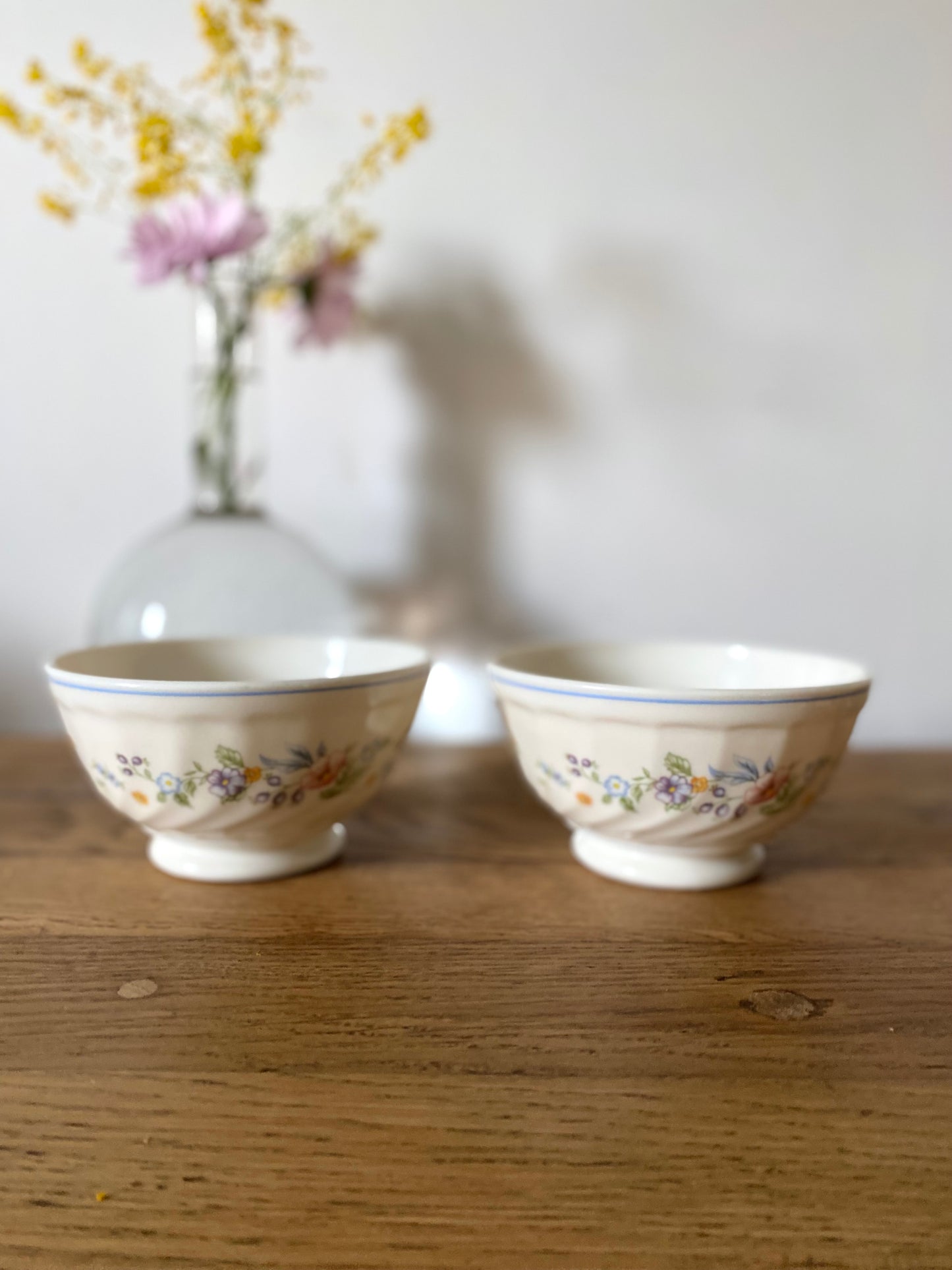Paire de bols en opaline ancienne