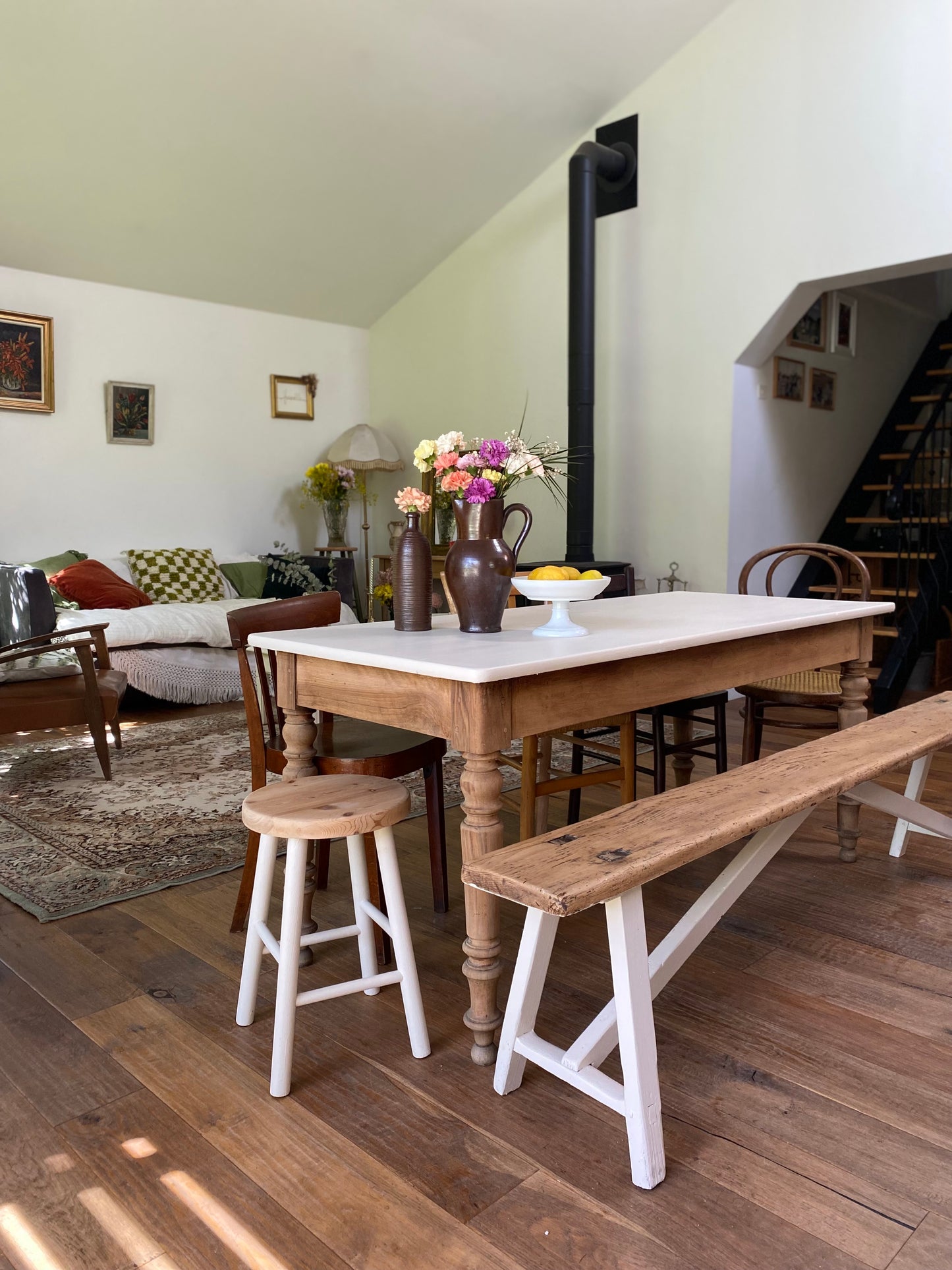 Tabouret en bois ancien rénové