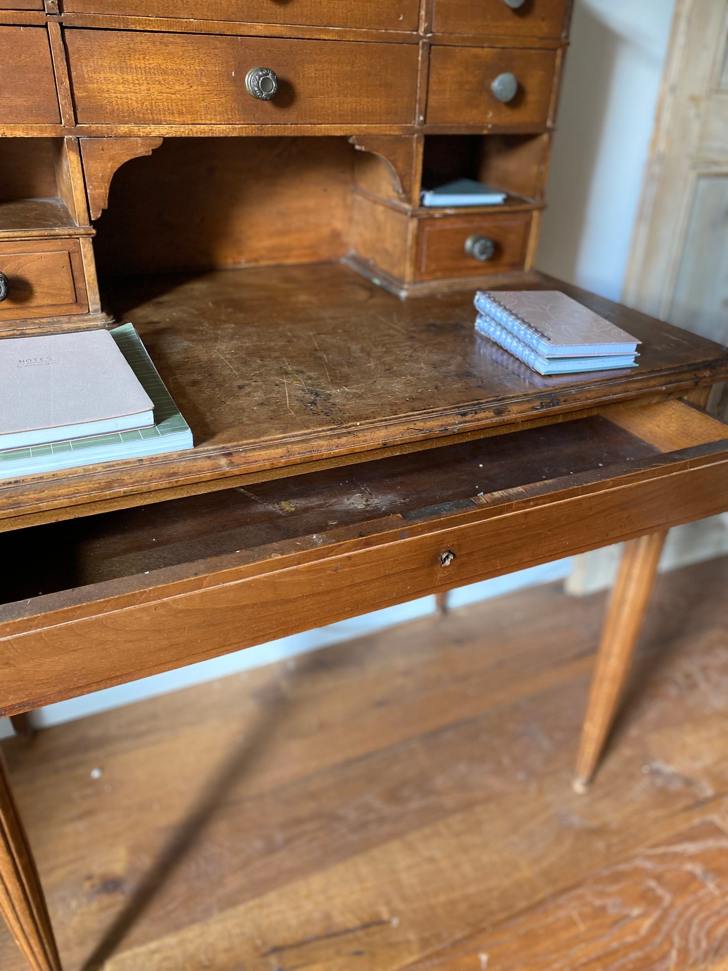 Bureau secrétaire en bois massif ancien