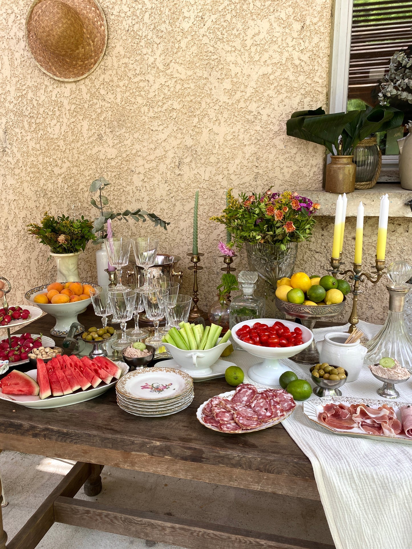 Saucière en porcelaine ancienne