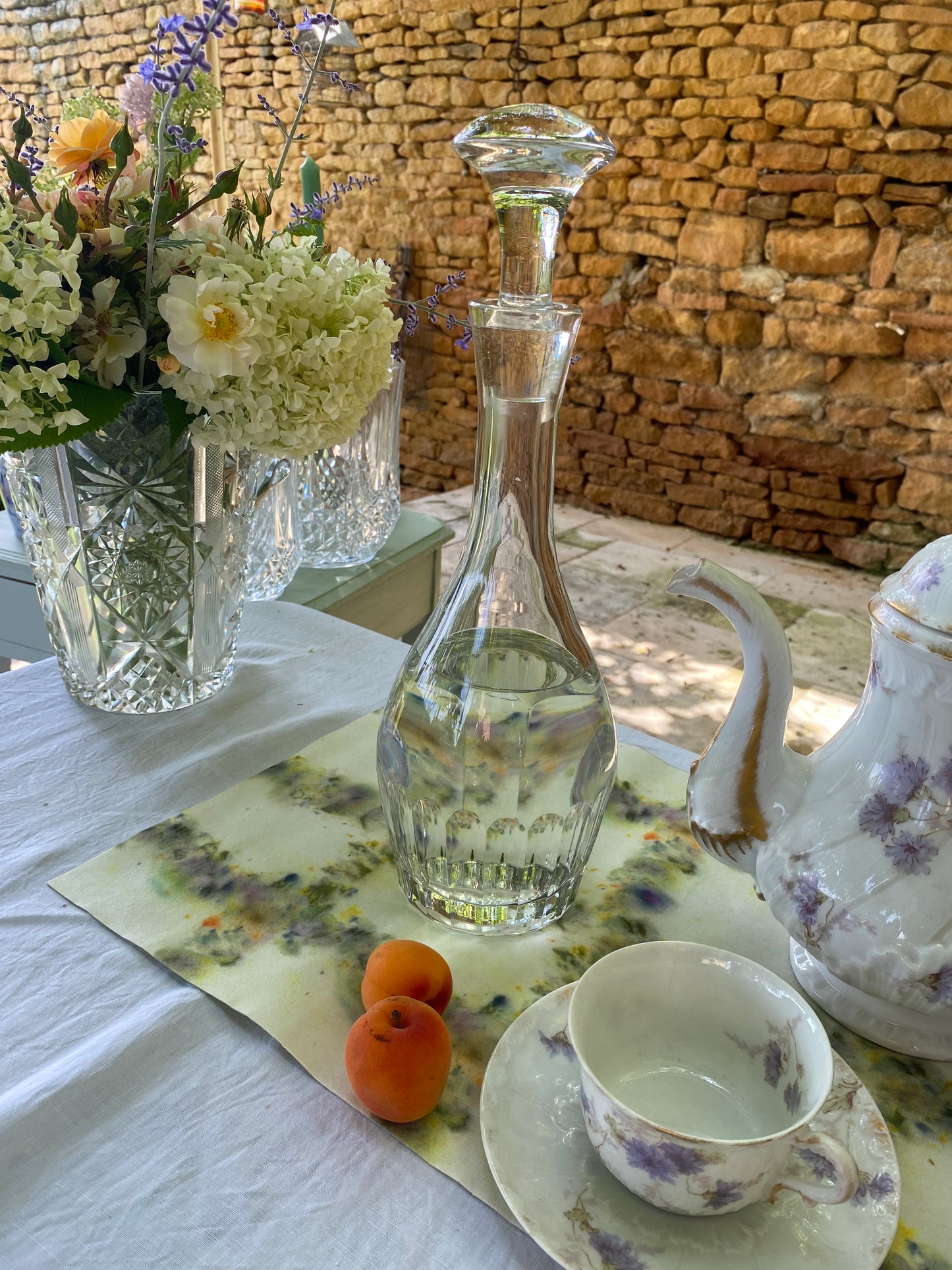 Carafe vintage en verre moulé