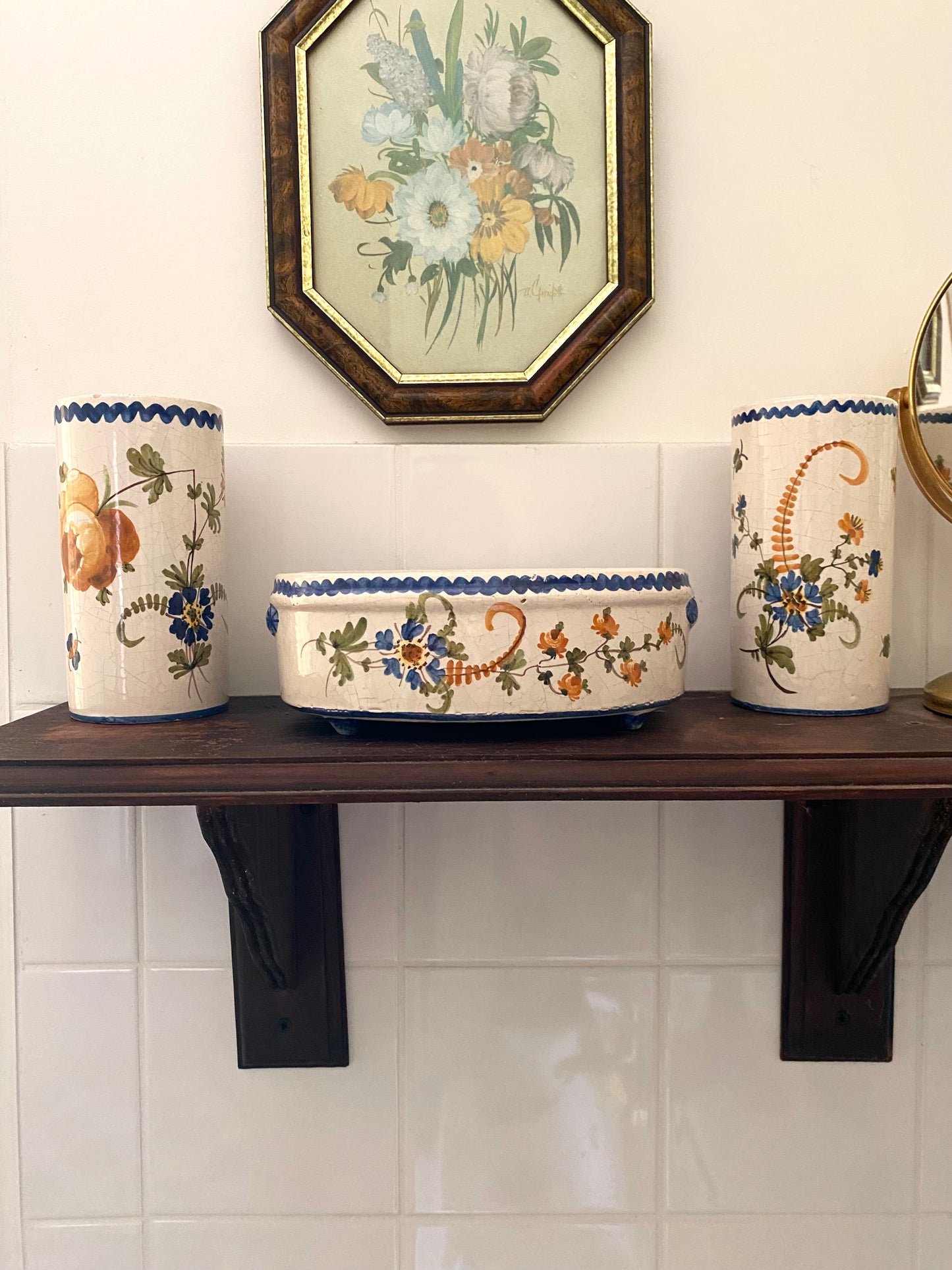 Ensemble de salles de bain en céramique ancienne