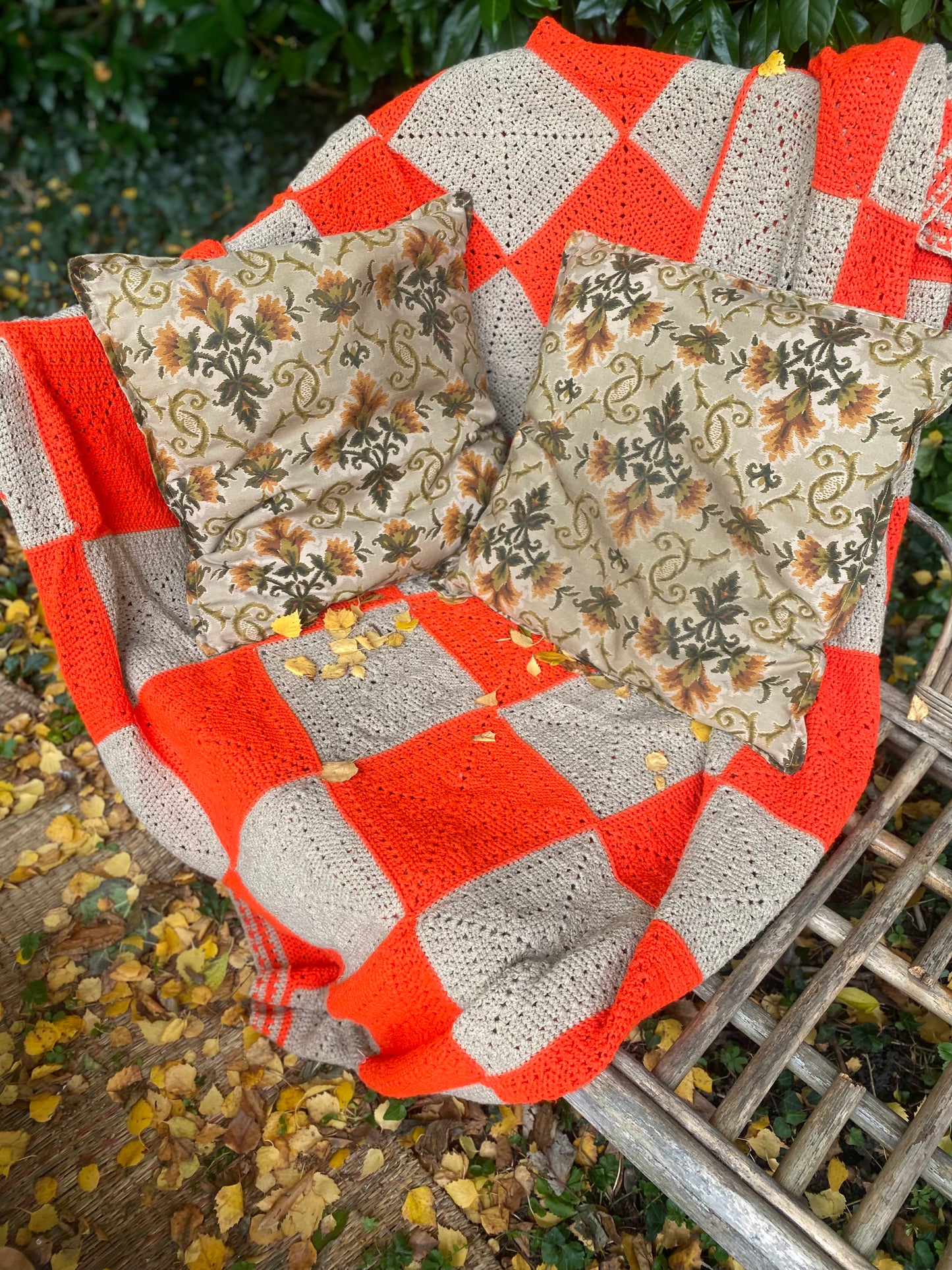 Plaid en laine au crochet vintage